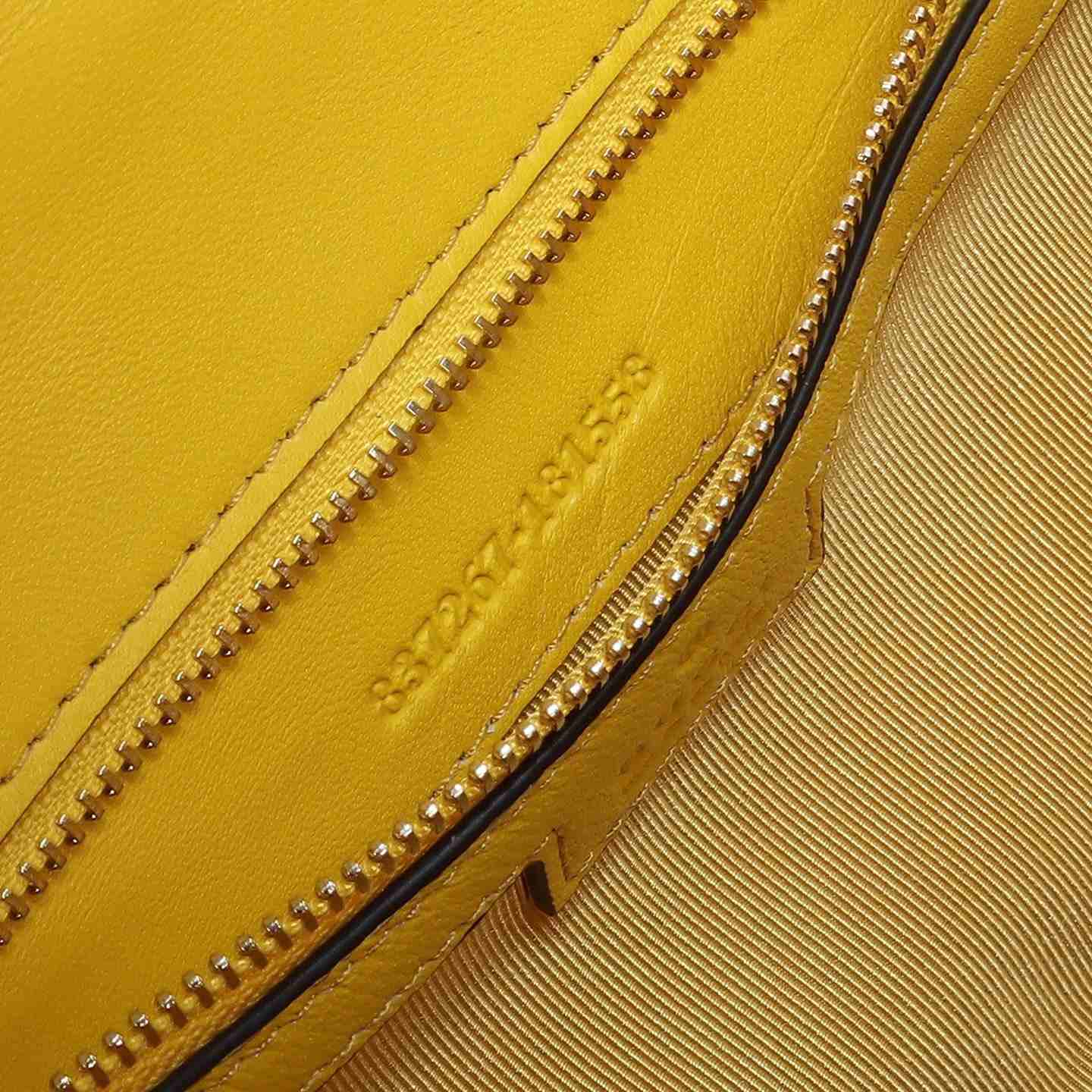 Gucci GG Marmont Medium Shoulder Bag — 837267