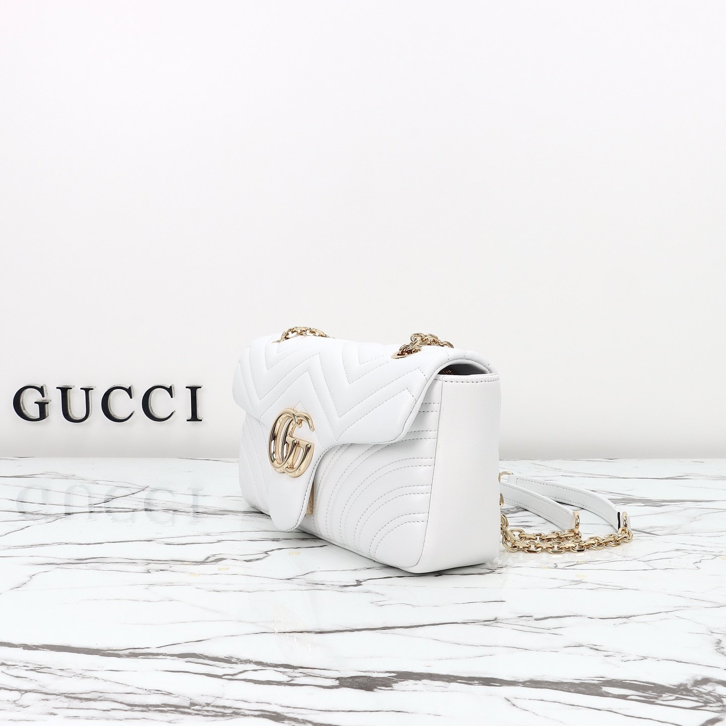Gucci GG Marmont Medium Shoulder Bag — 837267
