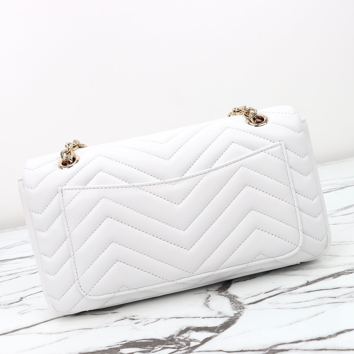 Gucci GG Marmont Medium Shoulder Bag — 837267