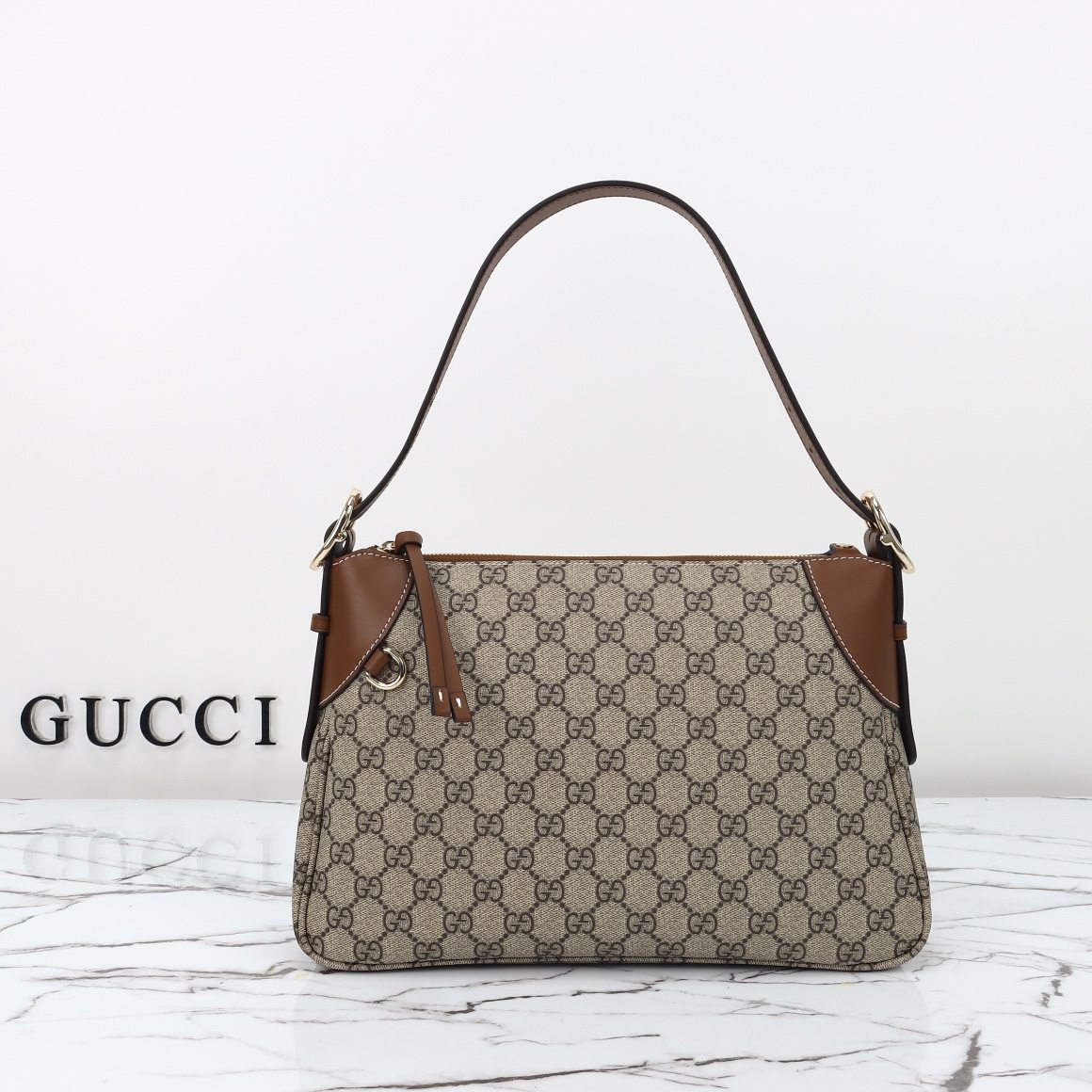 Gucci GG Emblem Medium Shoulder Bag — 815216, Product 25969
