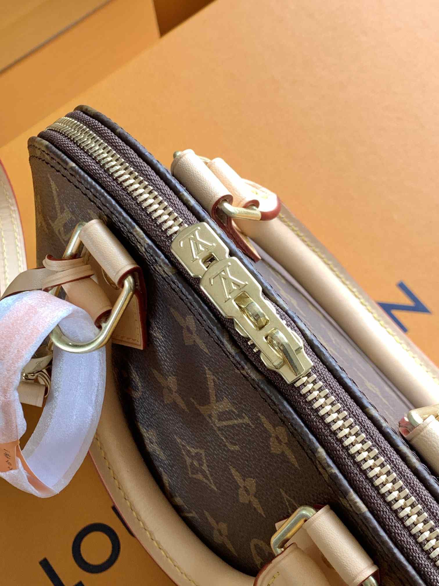 Louis Vuitton Alma BB — M53152