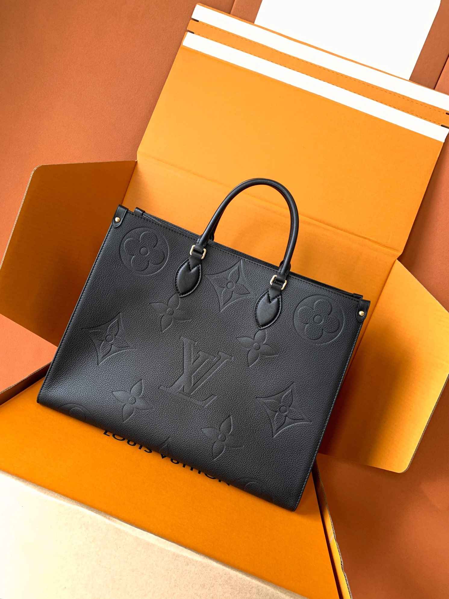 Louis Vuitton OnTheGo GM — M44925