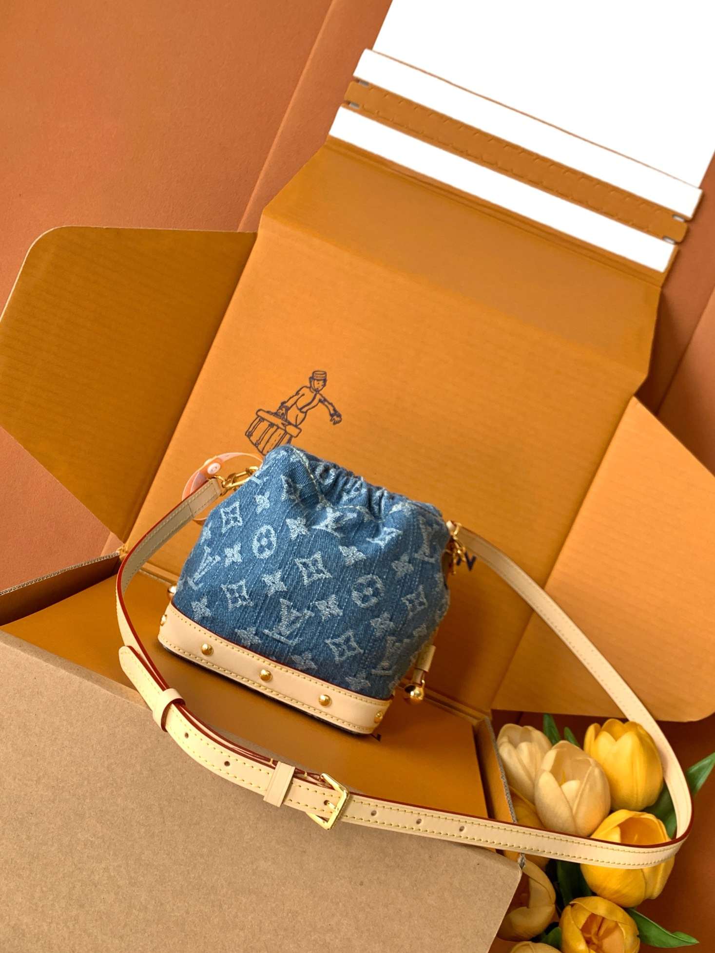 Louis Vuitton Nano Noé — M83043