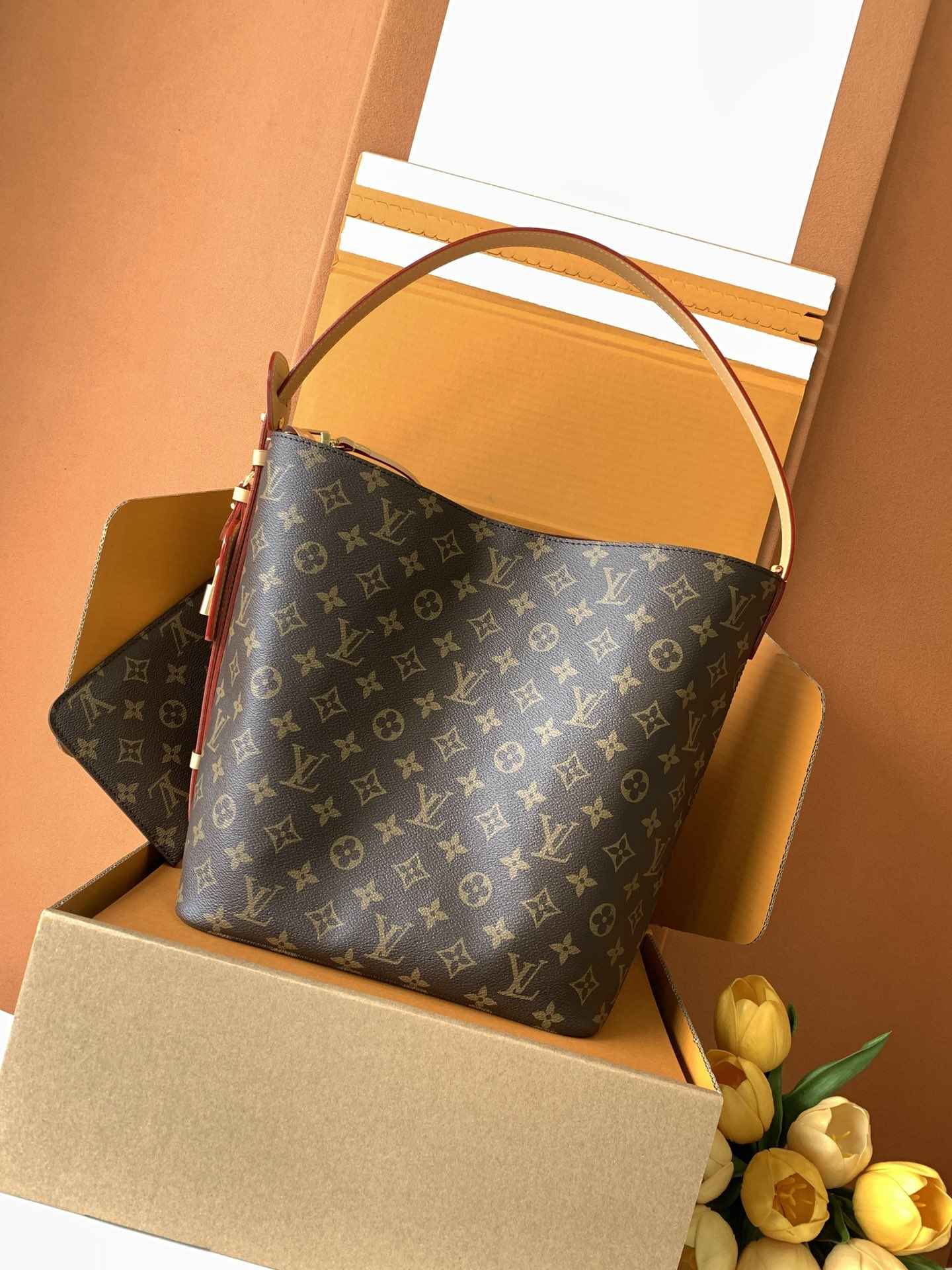 Louis Vuitton All In GM — M12926