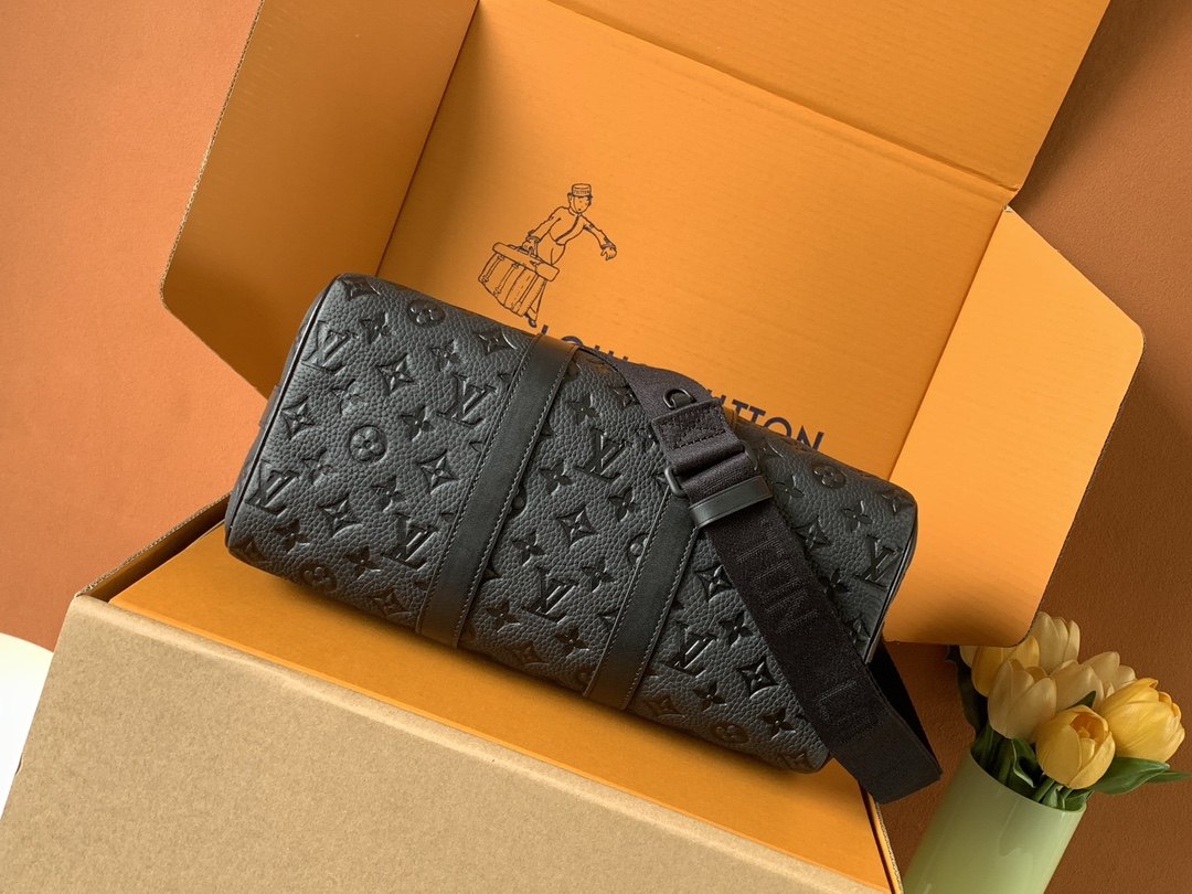 Louis Vuitton Keepall Bandoulière 35 — M22765
