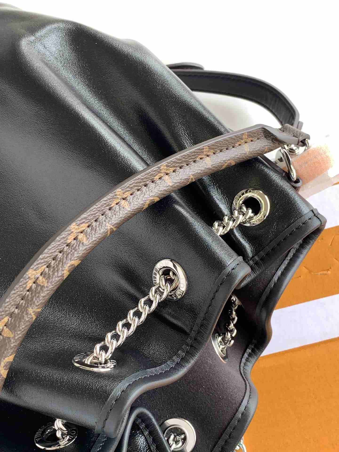 Louis Vuitton No Way Vibe Bag — M14377