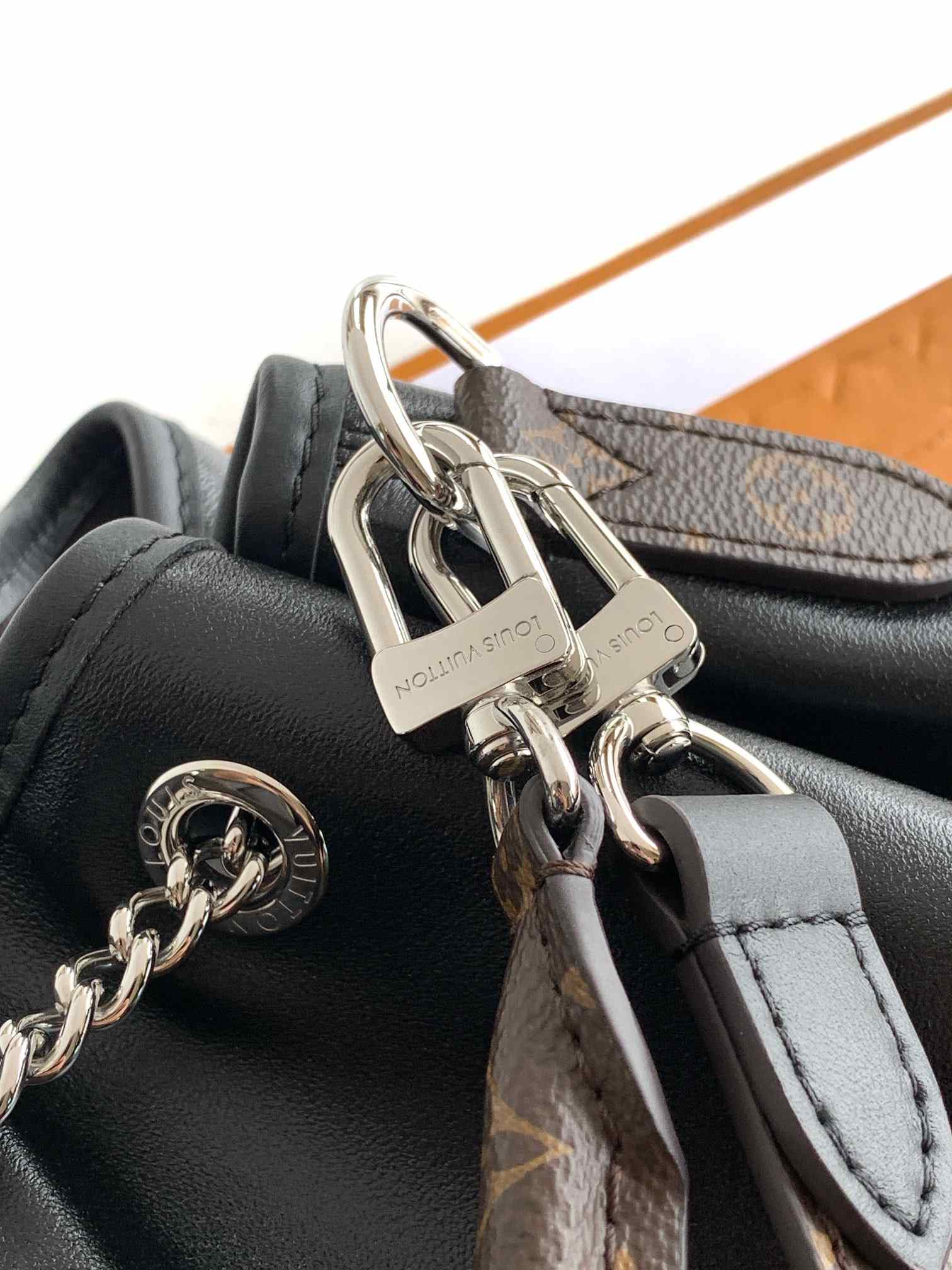 Louis Vuitton No Way Vibe Bag — M14377