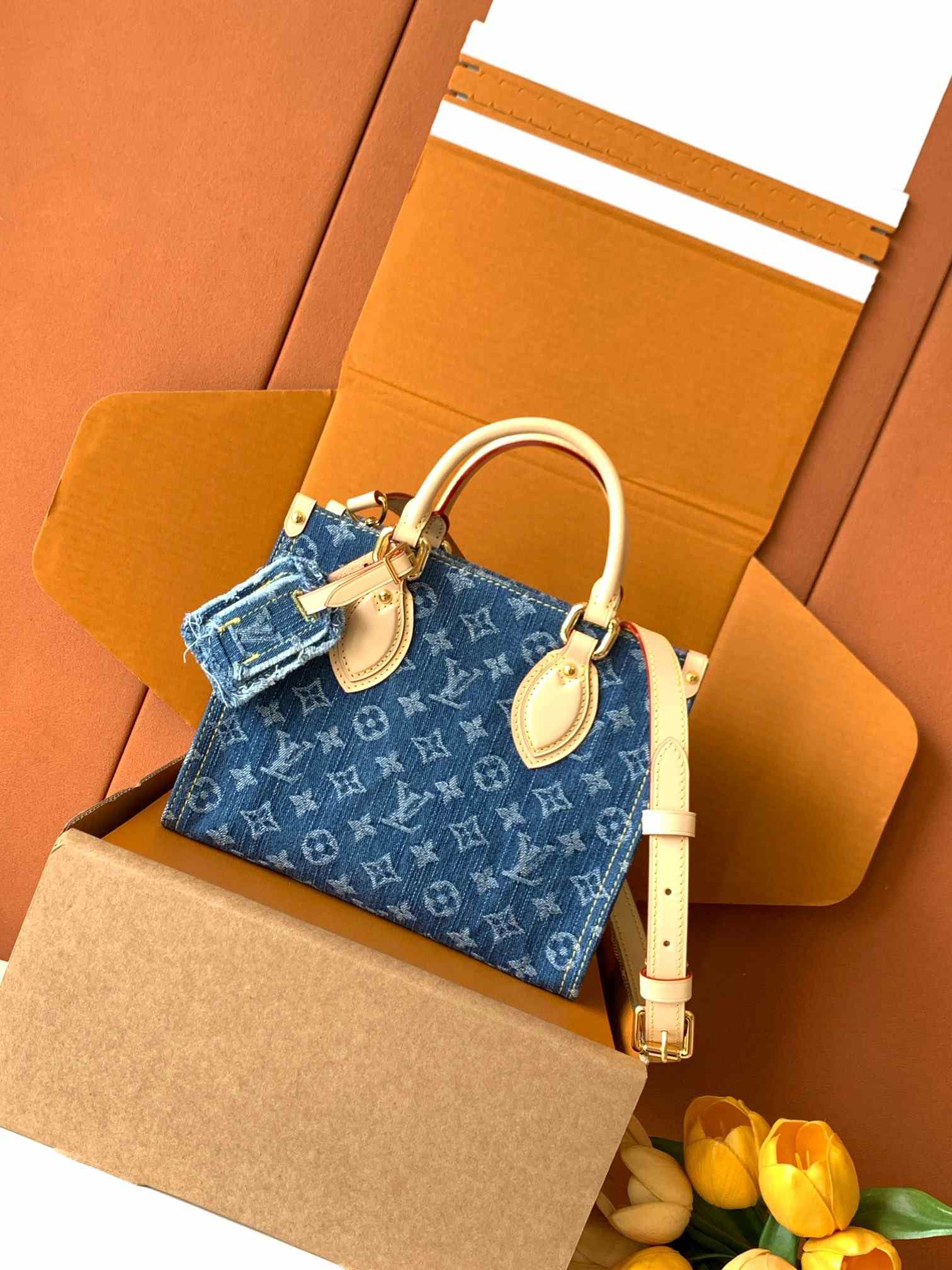 Louis Vuitton OnTheGo PM — M14633
