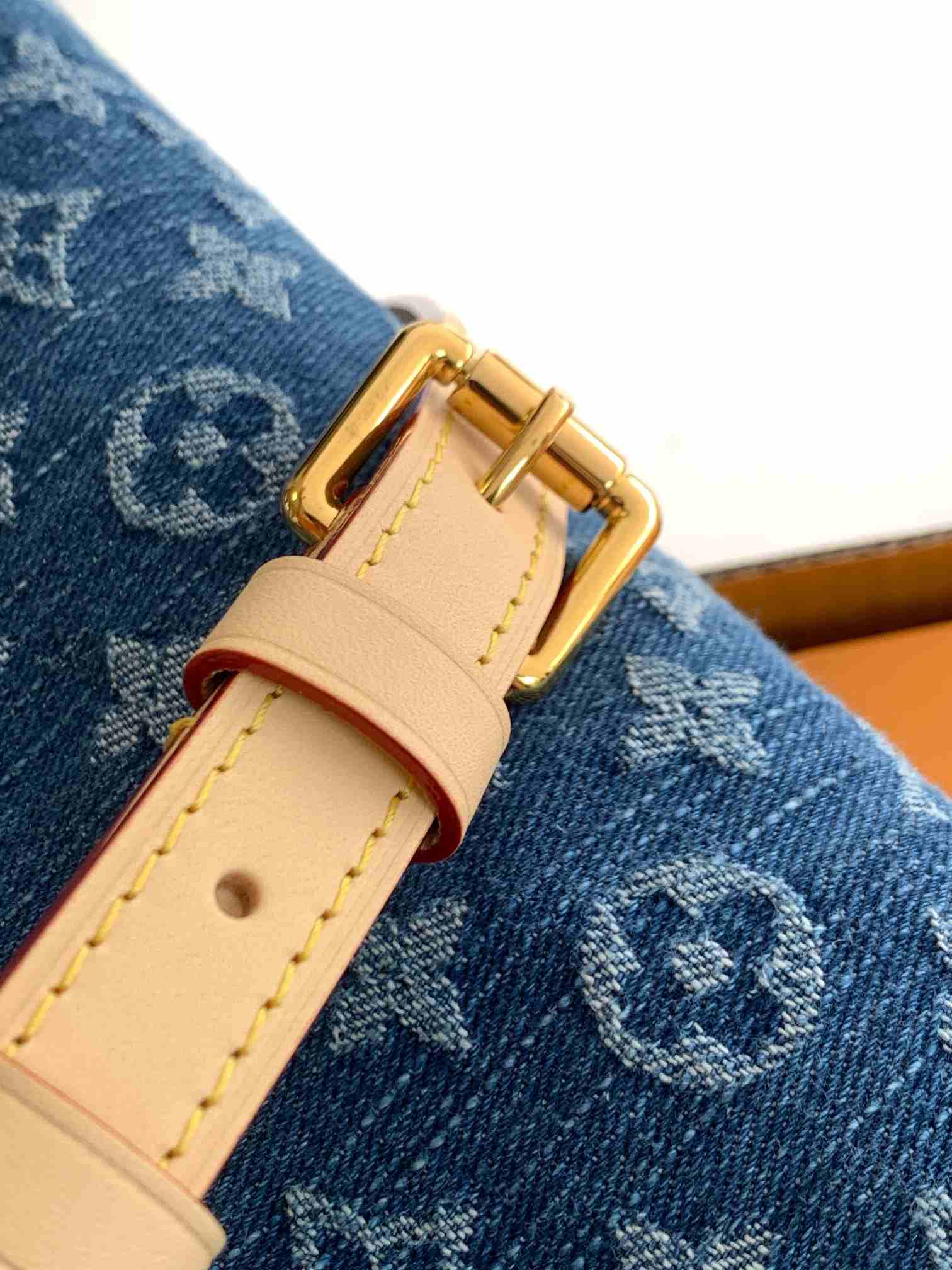 Louis Vuitton OnTheGo PM — M14633