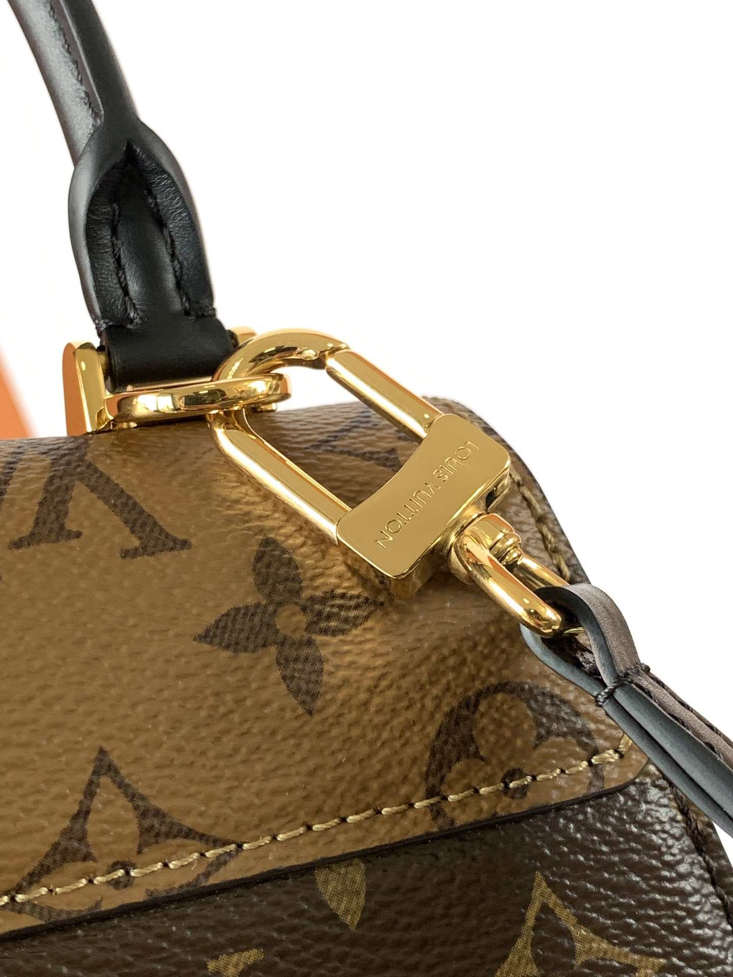 Louis Vuitton Tilsitt Bag — M46548