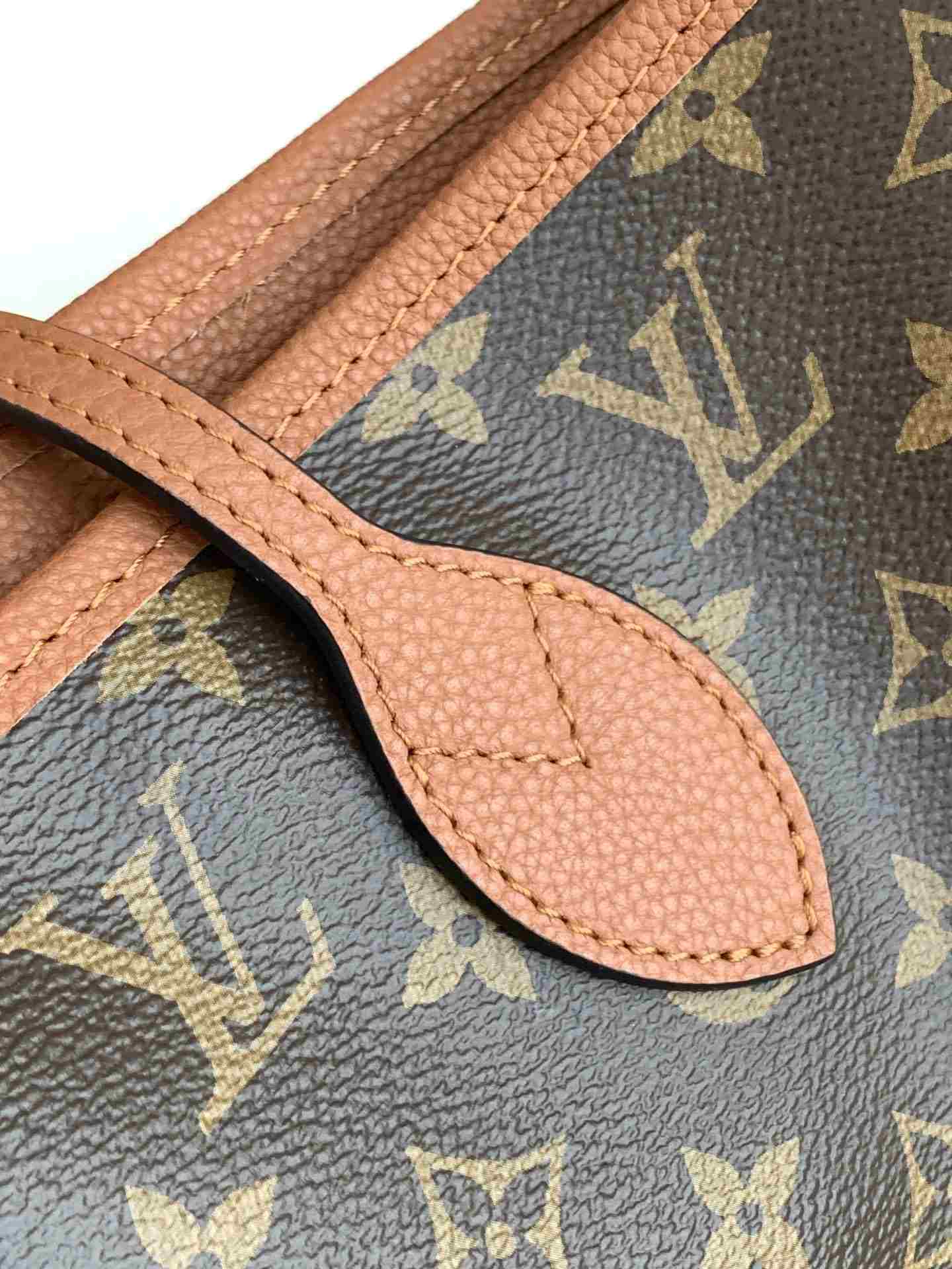 Louis Vuitton Neverfull Inside Out MM — M12061
