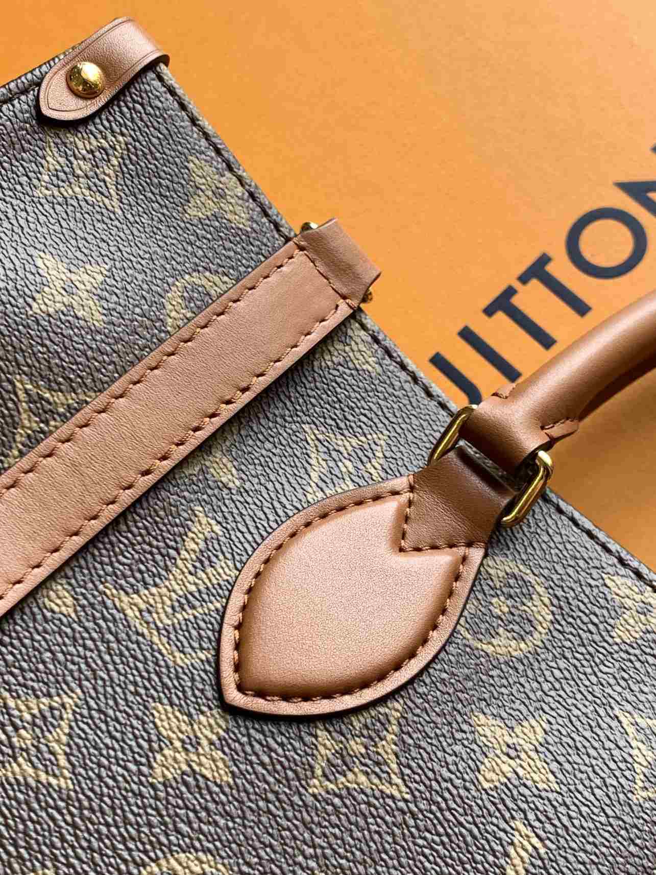 Louis Vuitton OnTheGo Organizer — M14235