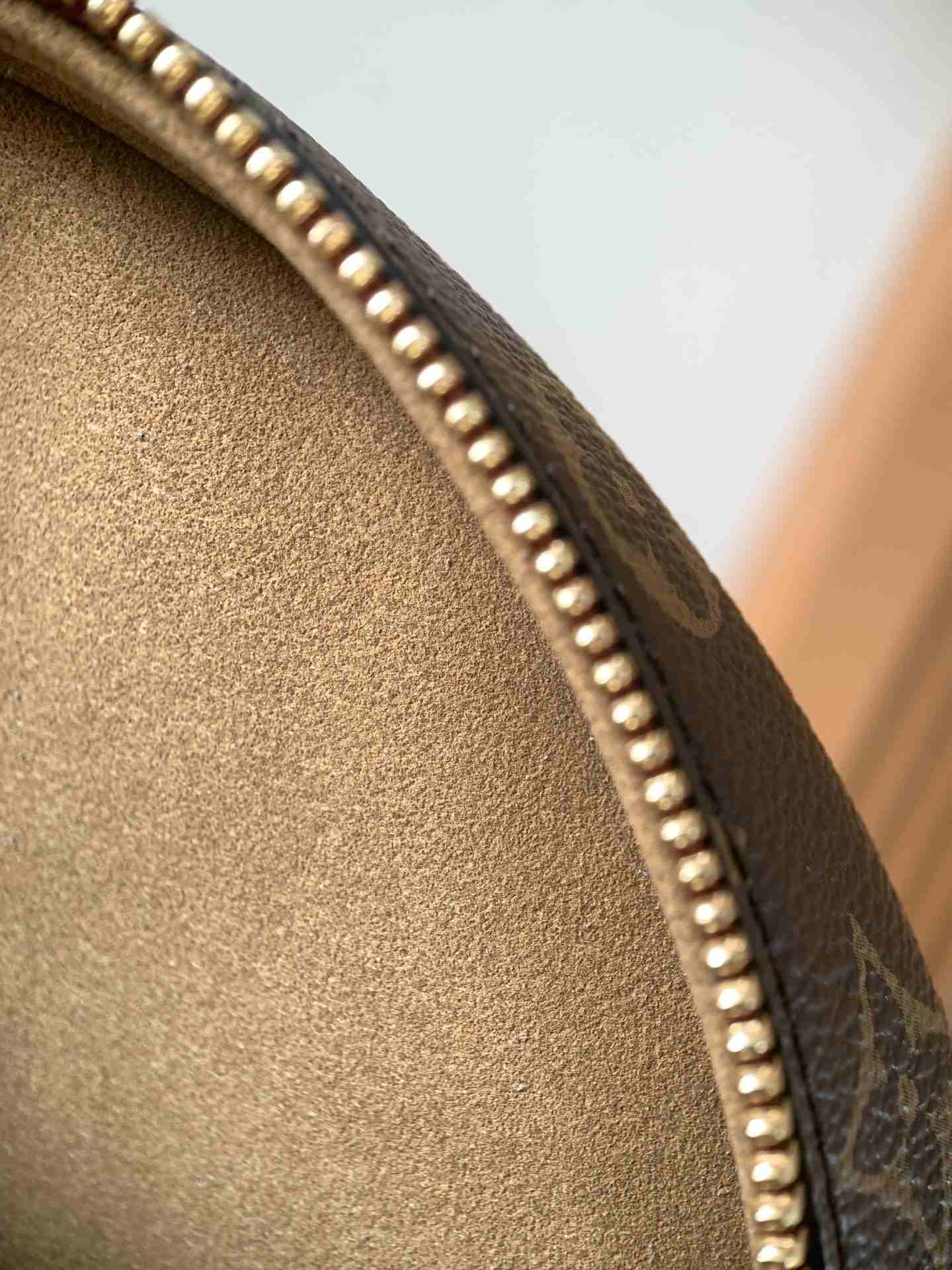 Louis Vuitton Boîte Chapeau Souple PM — M45578