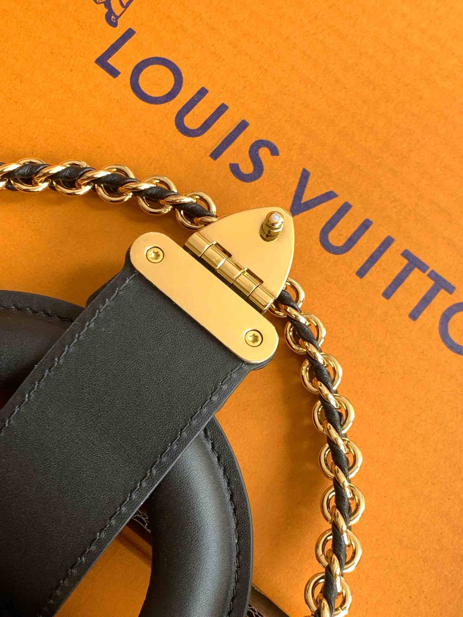 Louis Vuitton Petite Malle Capitale — M46755