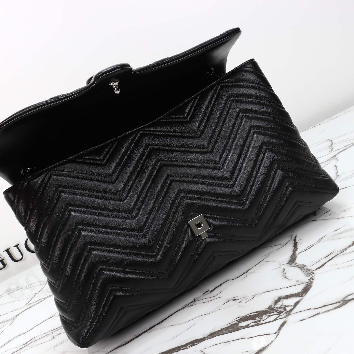 Gucci GG Marmont Large Shoulder Bag — 850659