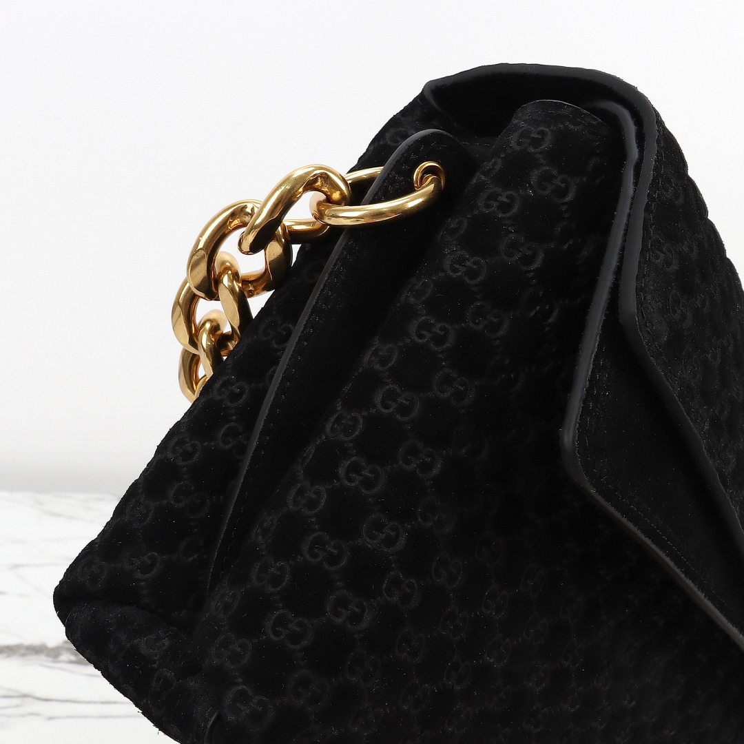 Gucci Medium Shoulder Bag with Chain — 857622