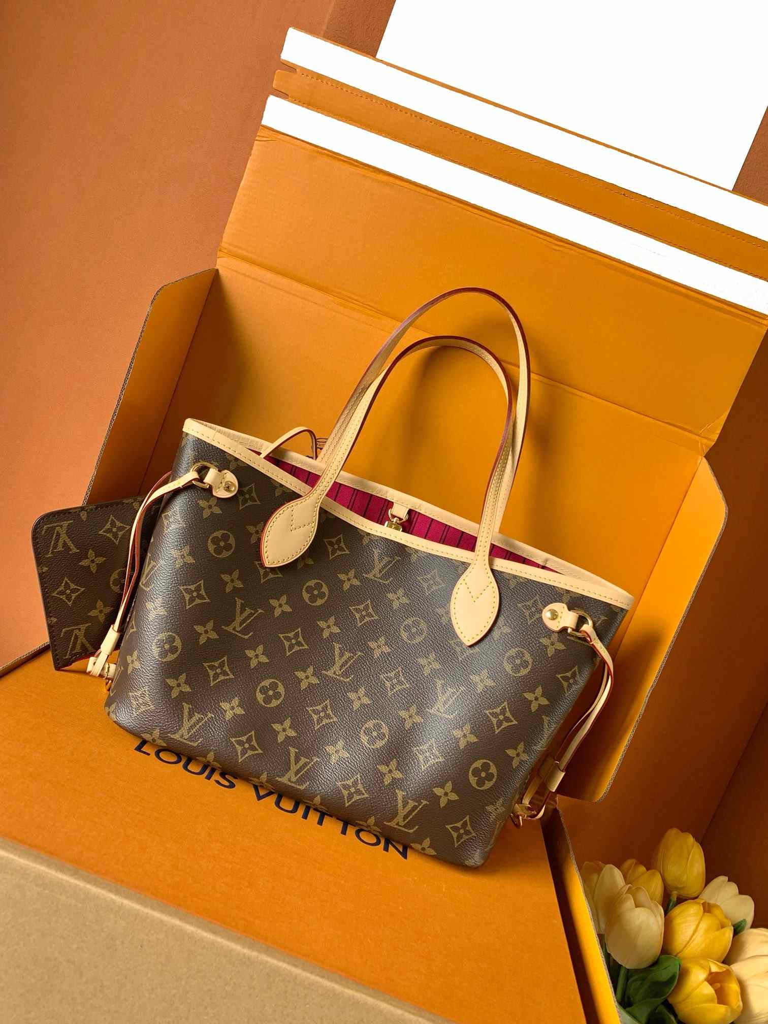 Louis Vuitton Quilted Top-Handle Bag — M41245, Product 26139