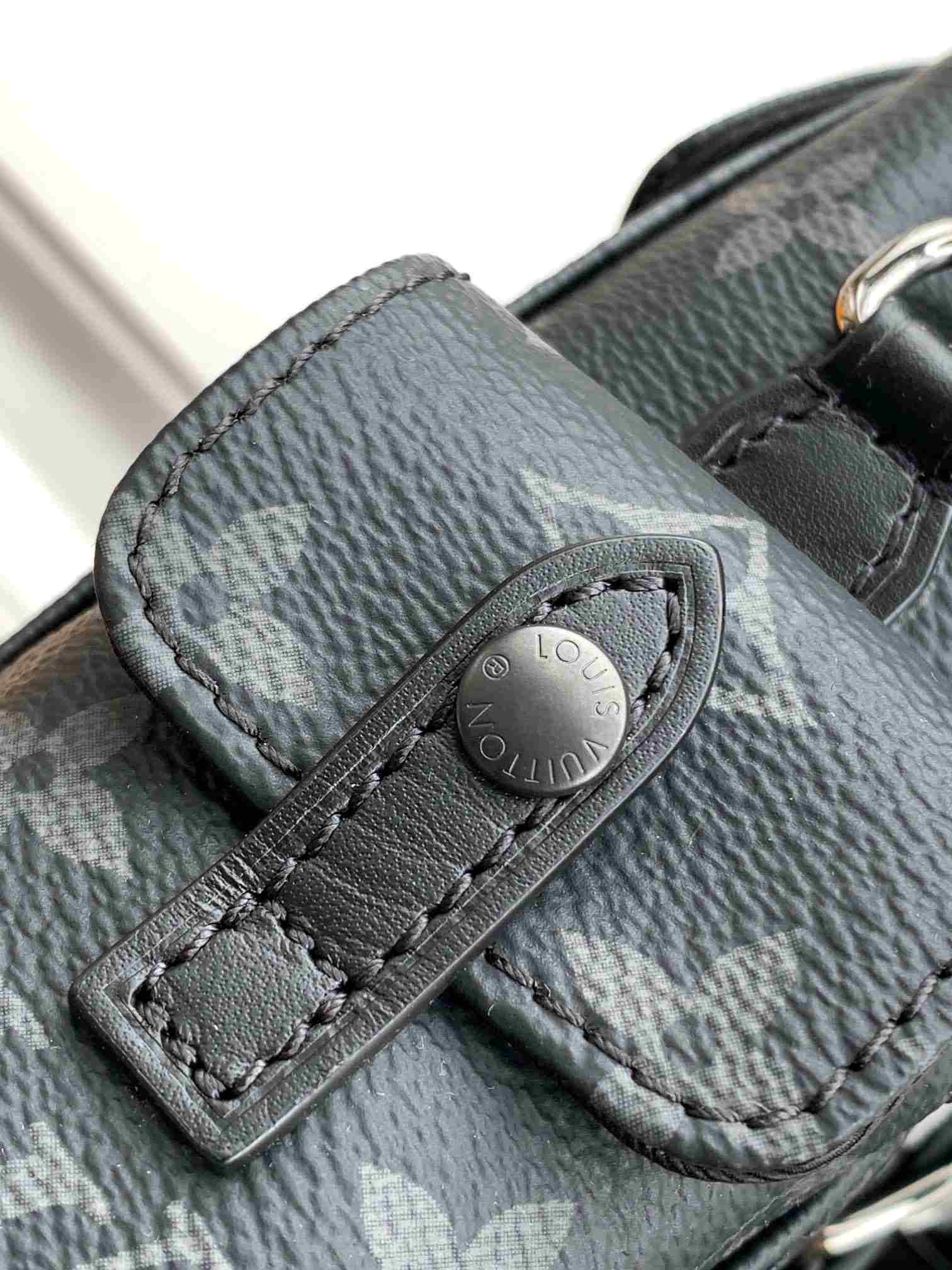 Louis Vuitton Compact Flap Crossbody Bag — M82769