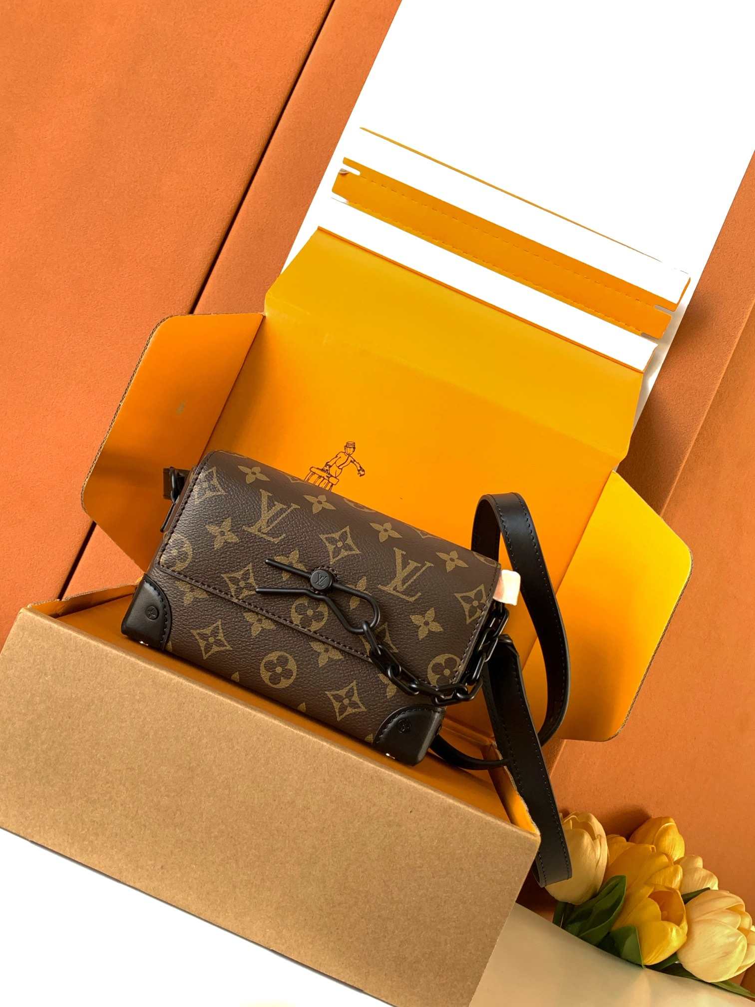 Louis Vuitton Steamer Wearable Wallet — M83613