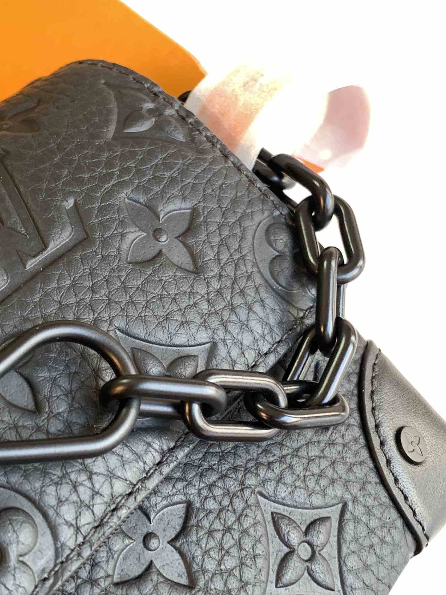 Louis Vuitton Steamer Wearable Wallet — M81746