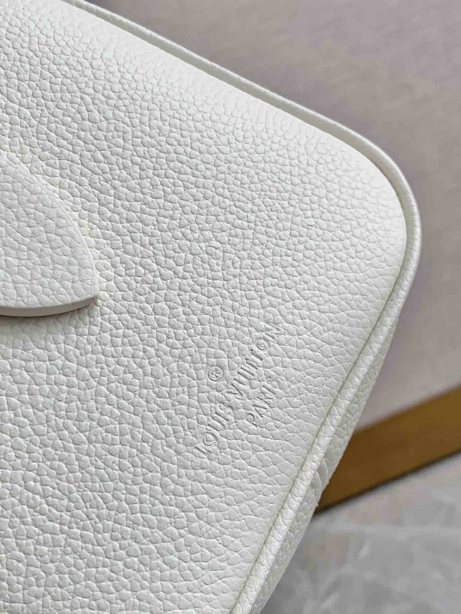 Louis Vuitton Speedy Bandoulière 20 — M46875