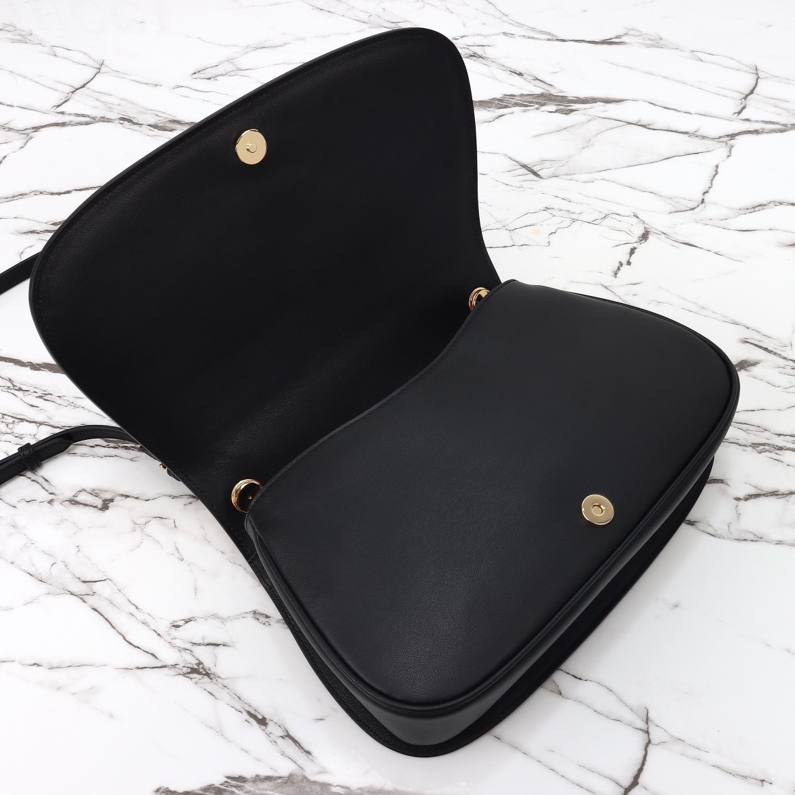 Gucci Blondie Large Top-Handle Bag — 815716