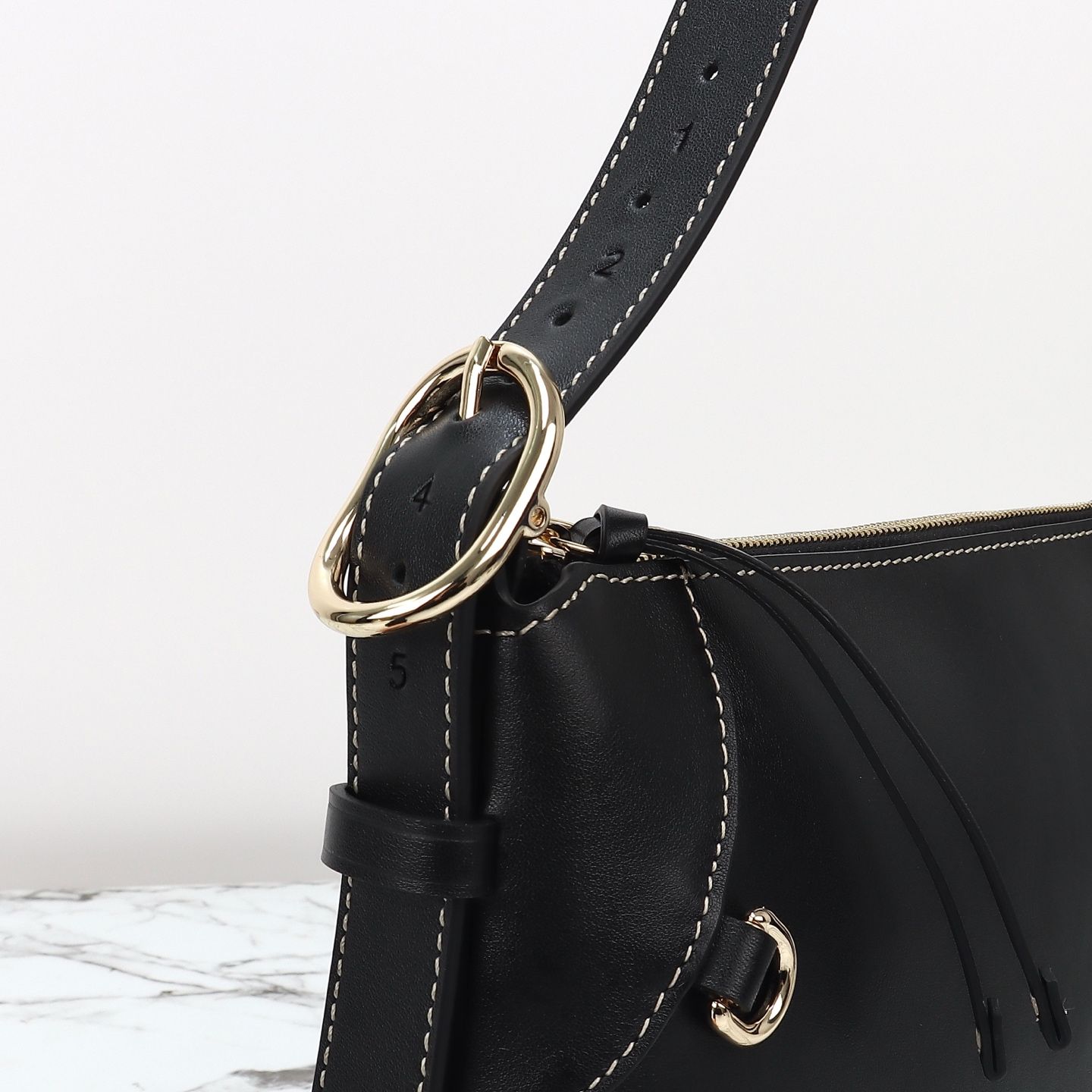 Gucci GG Emblem Medium Shoulder Bag — 815216