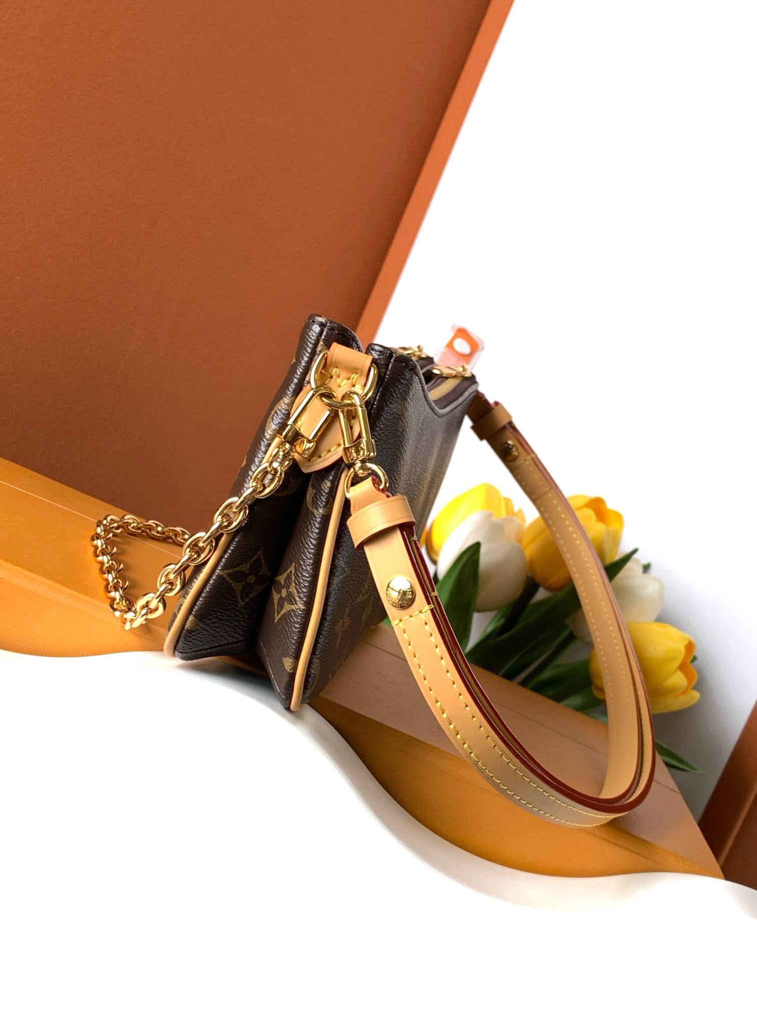 Louis Vuitton Pochette Liv — M83008