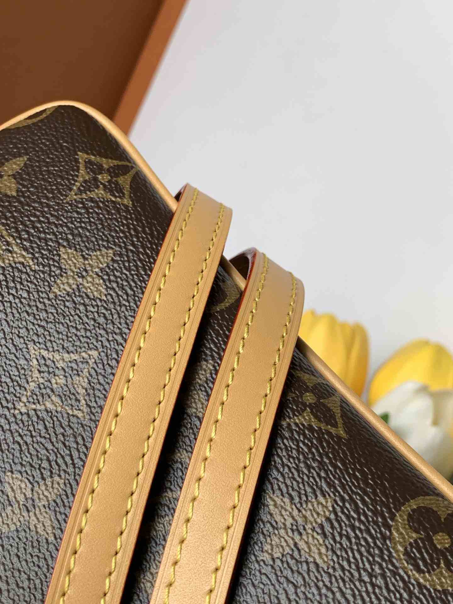 Louis Vuitton Pochette Liv — M83008