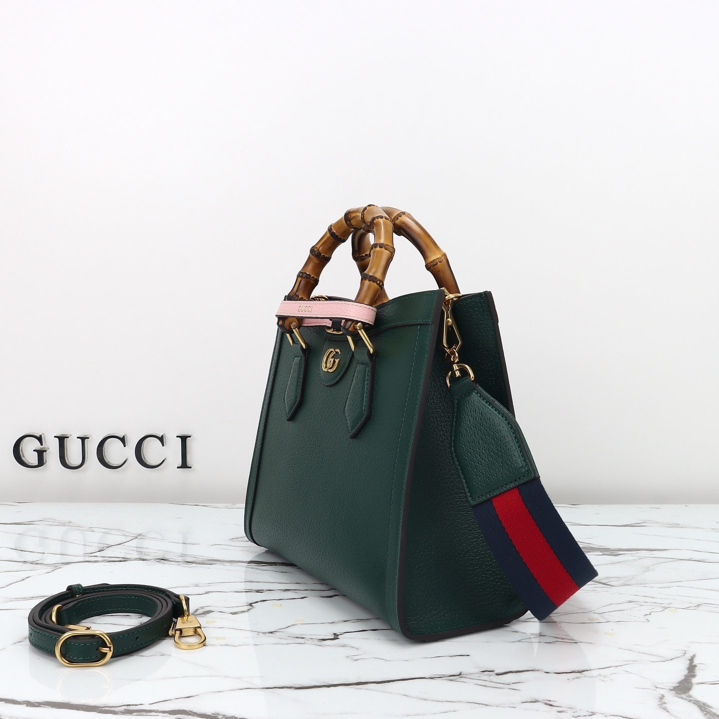 Gucci Diana Medium Tote Bag — 702721