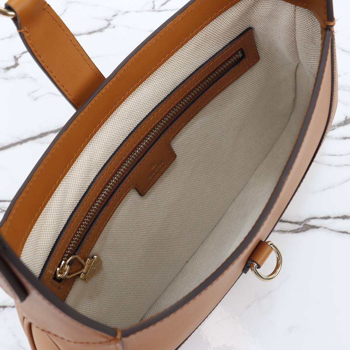 Gucci Jackie Medium Shoulder Bag — 782849
