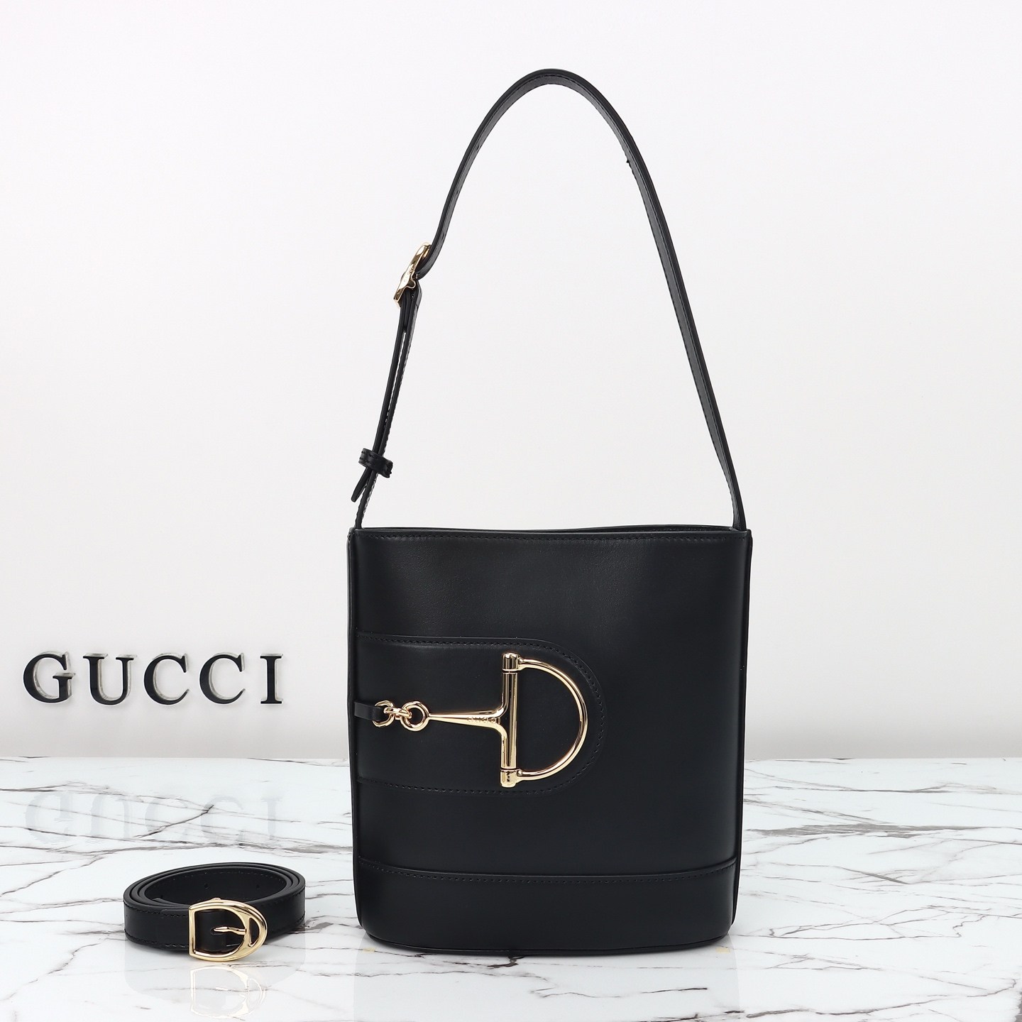 Gucci Gucci 73 Small Bucket Bag — 833665, Product 26327