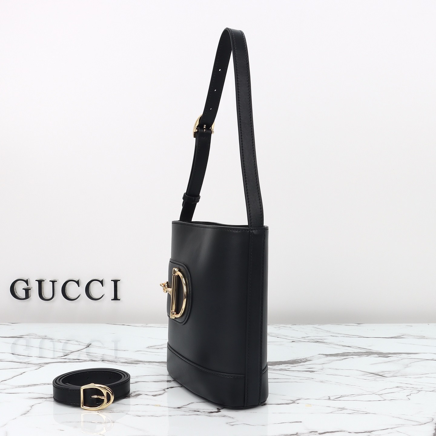 Gucci Gucci 73 Small Bucket Bag — 833665