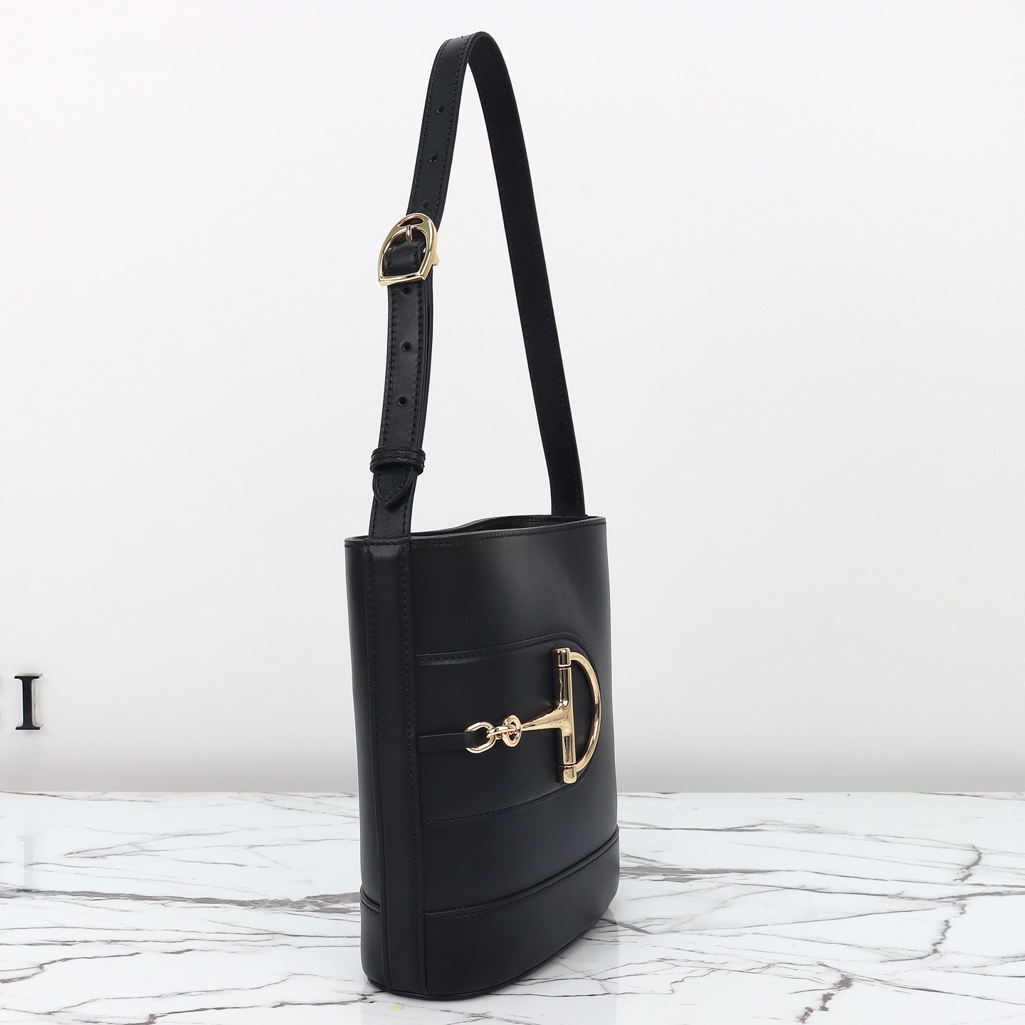 Gucci Gucci 73 Small Bucket Bag — 833665