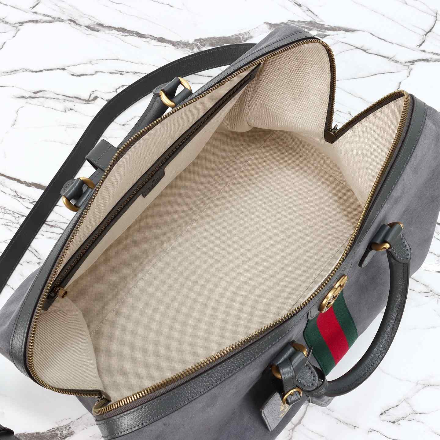 Gucci Savoy Medium Duffle Bag — 834460