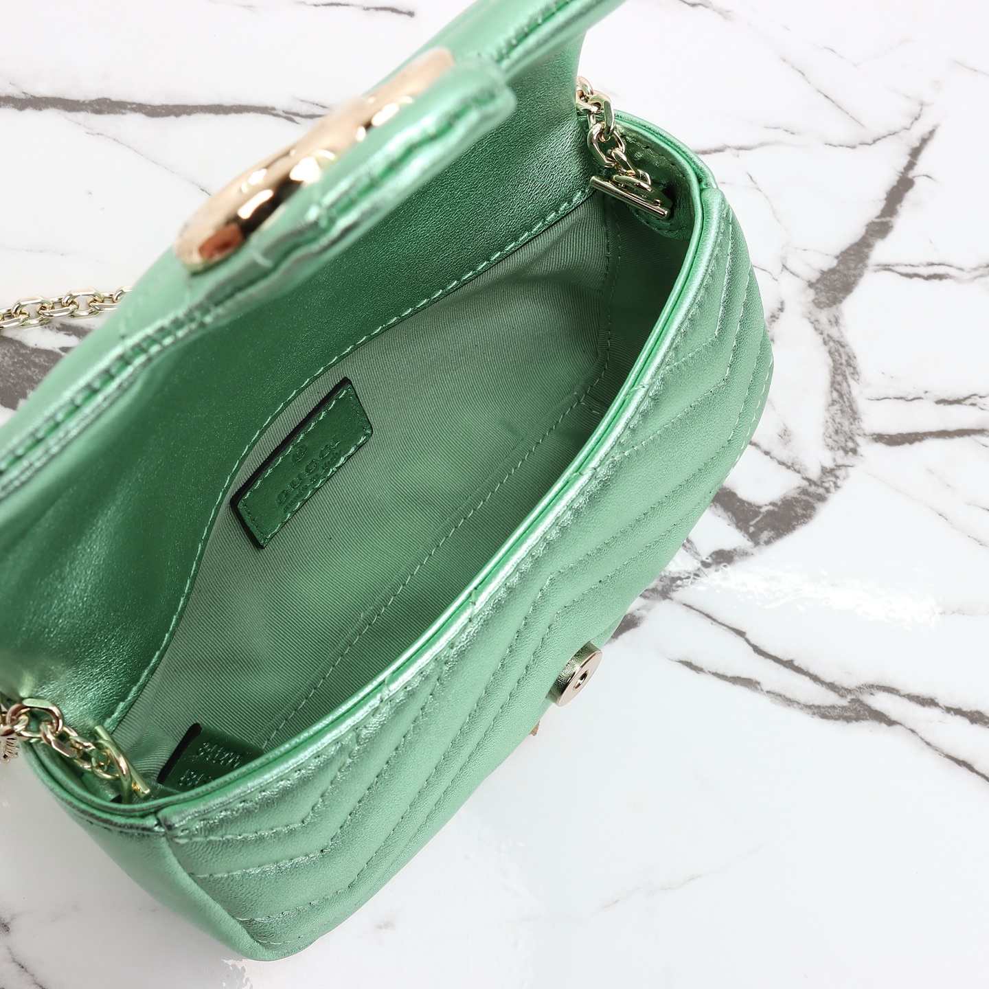 Gucci GG Marmont Mini Shoulder Bag — 841290