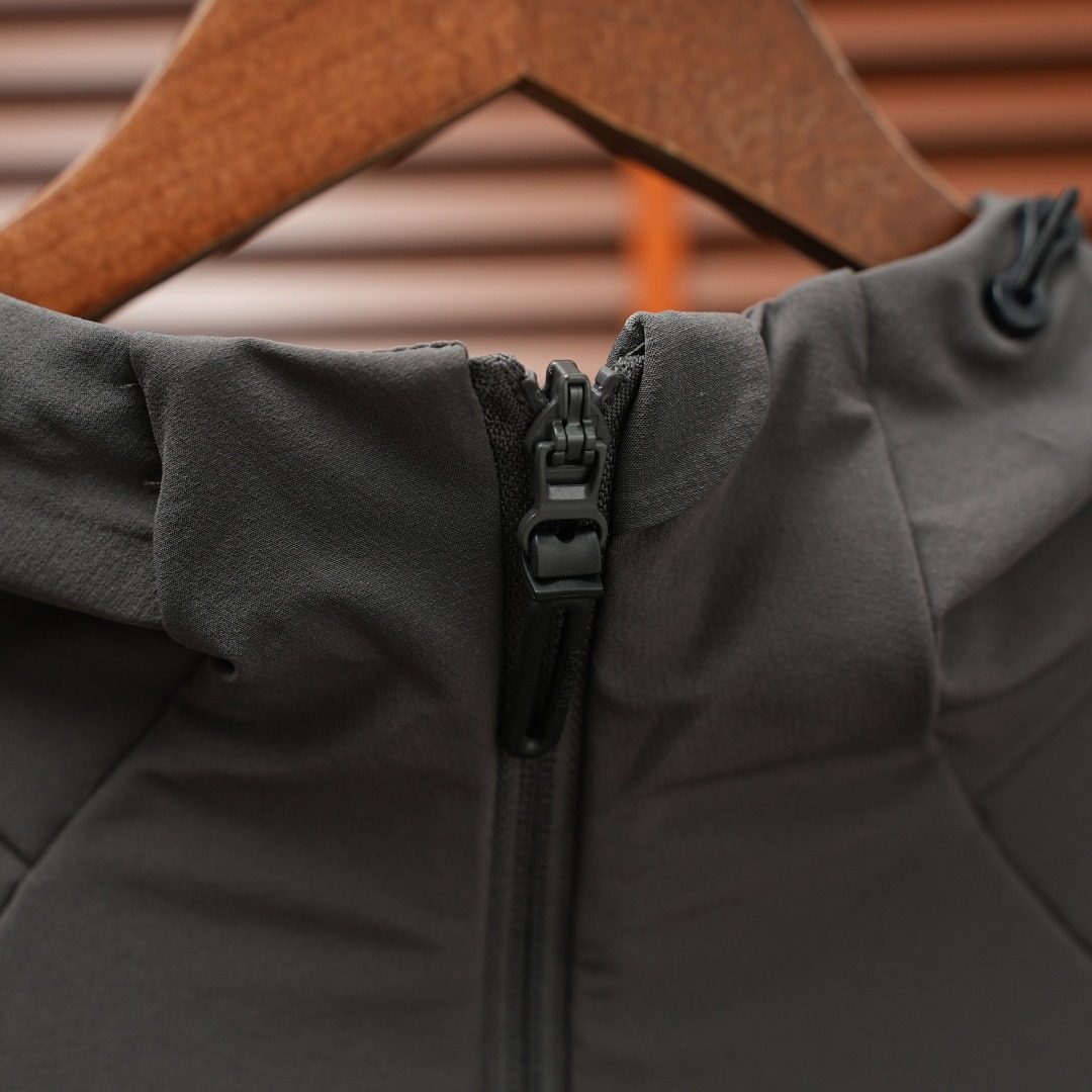 Descente Jacket — Graphite Grey