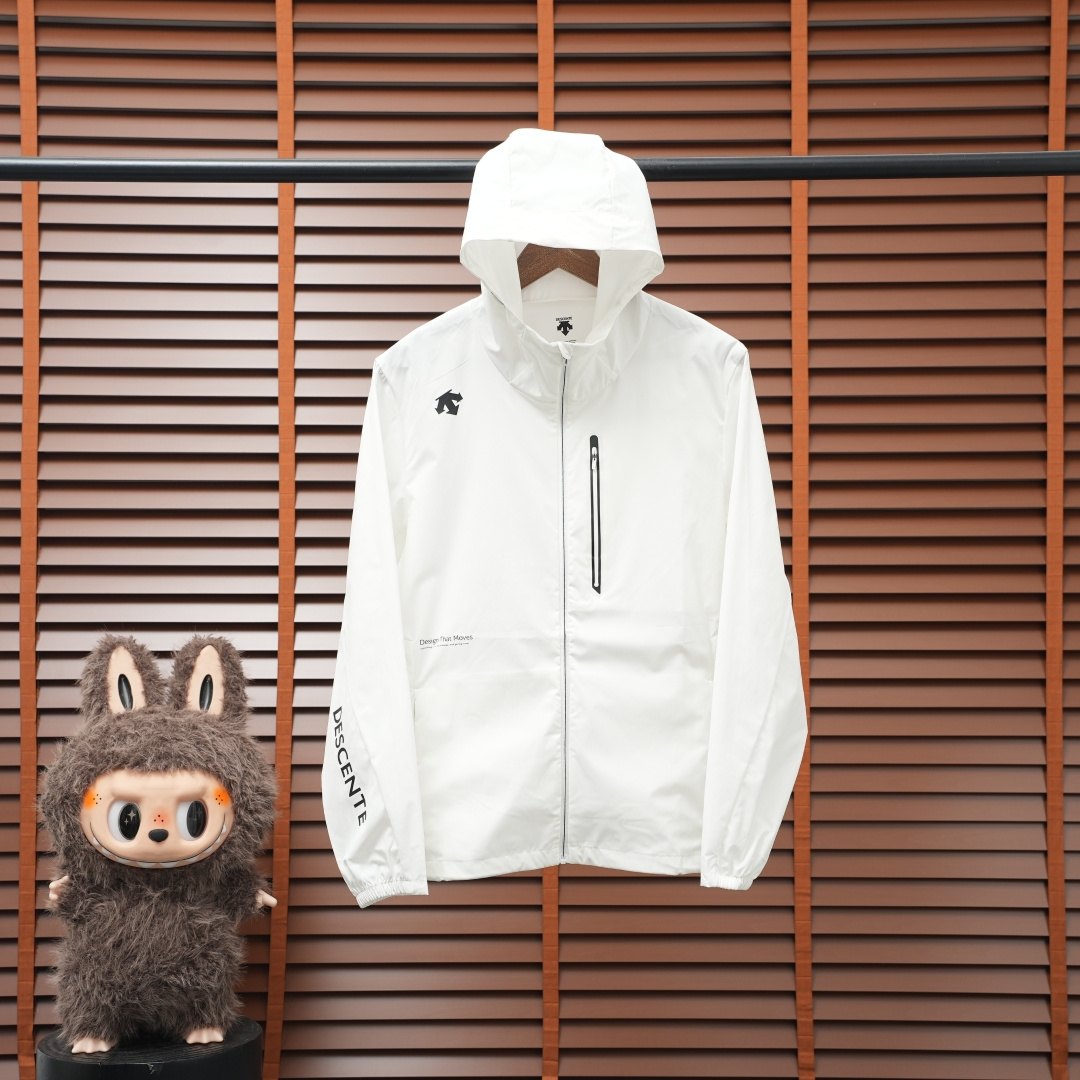 Descente Jacket — White
