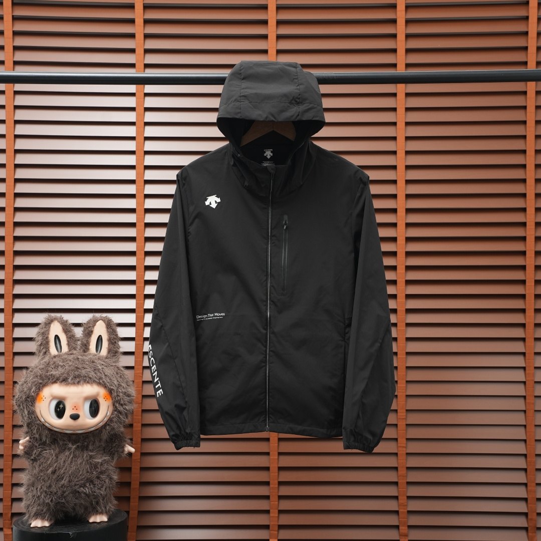 Descente Jacket — Black