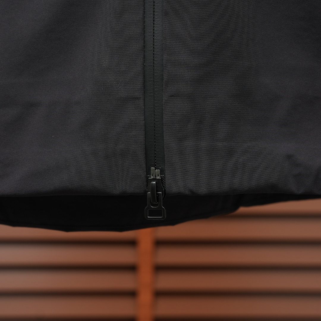 Descente Jacket — Black
