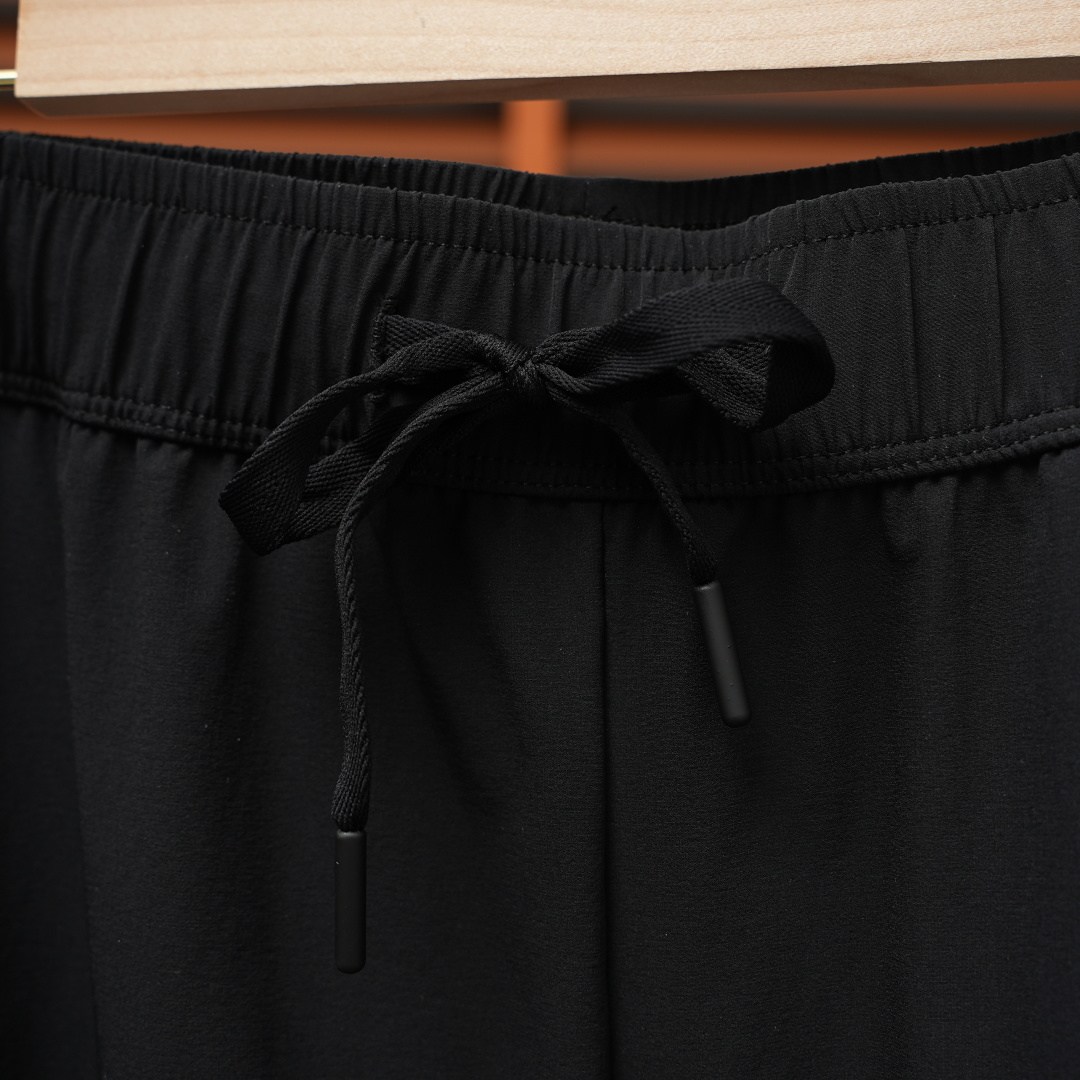 Descente Pants — Black