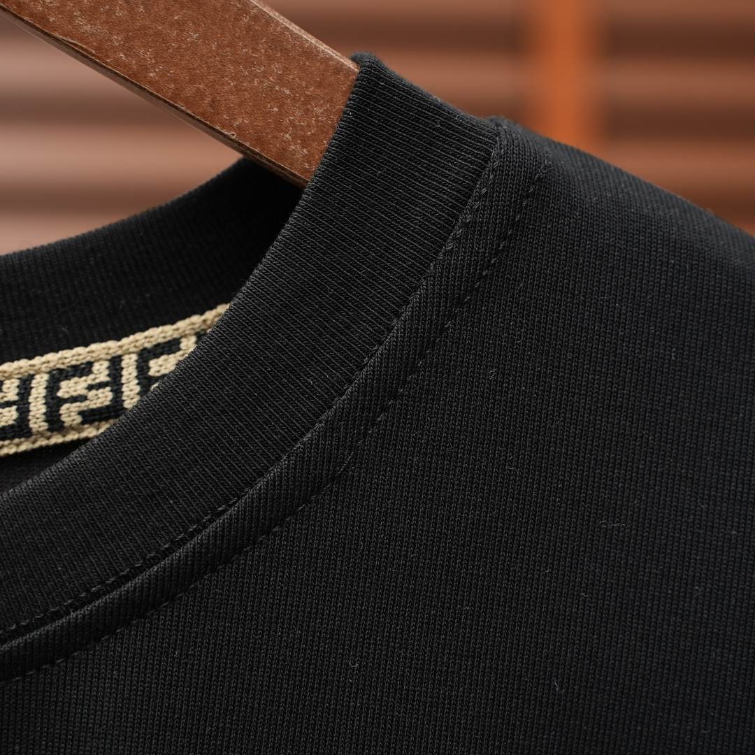Fendi T-Shirt — Black