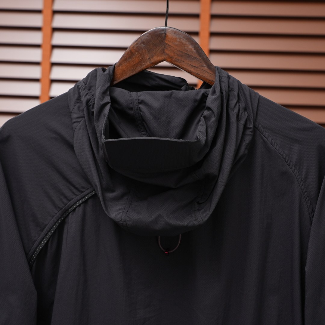 Klattermusen Jacket — Black