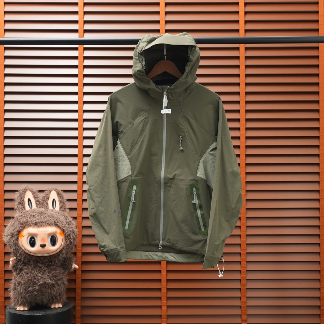 Kolon Sport Jacket — Army Green