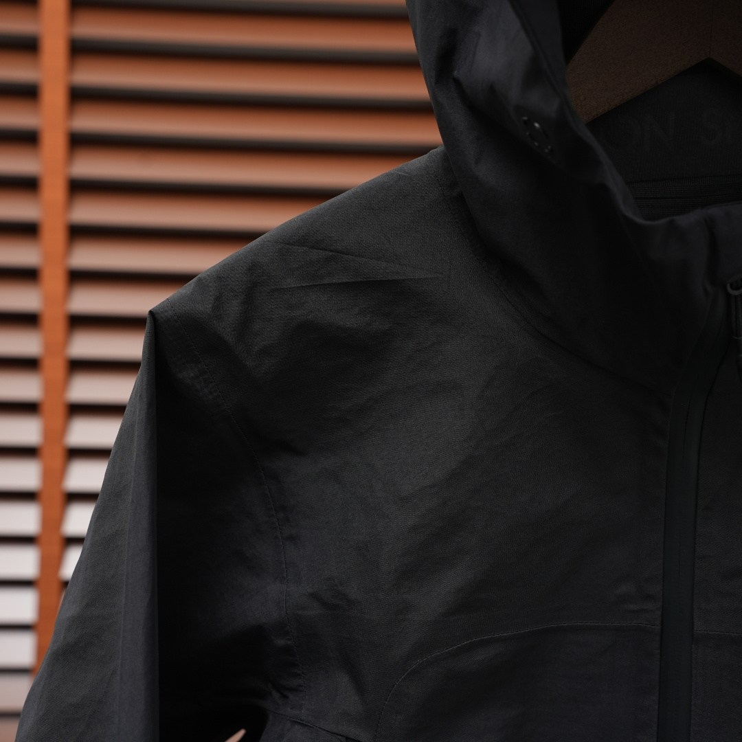 Kolon Sport Jacket — Black