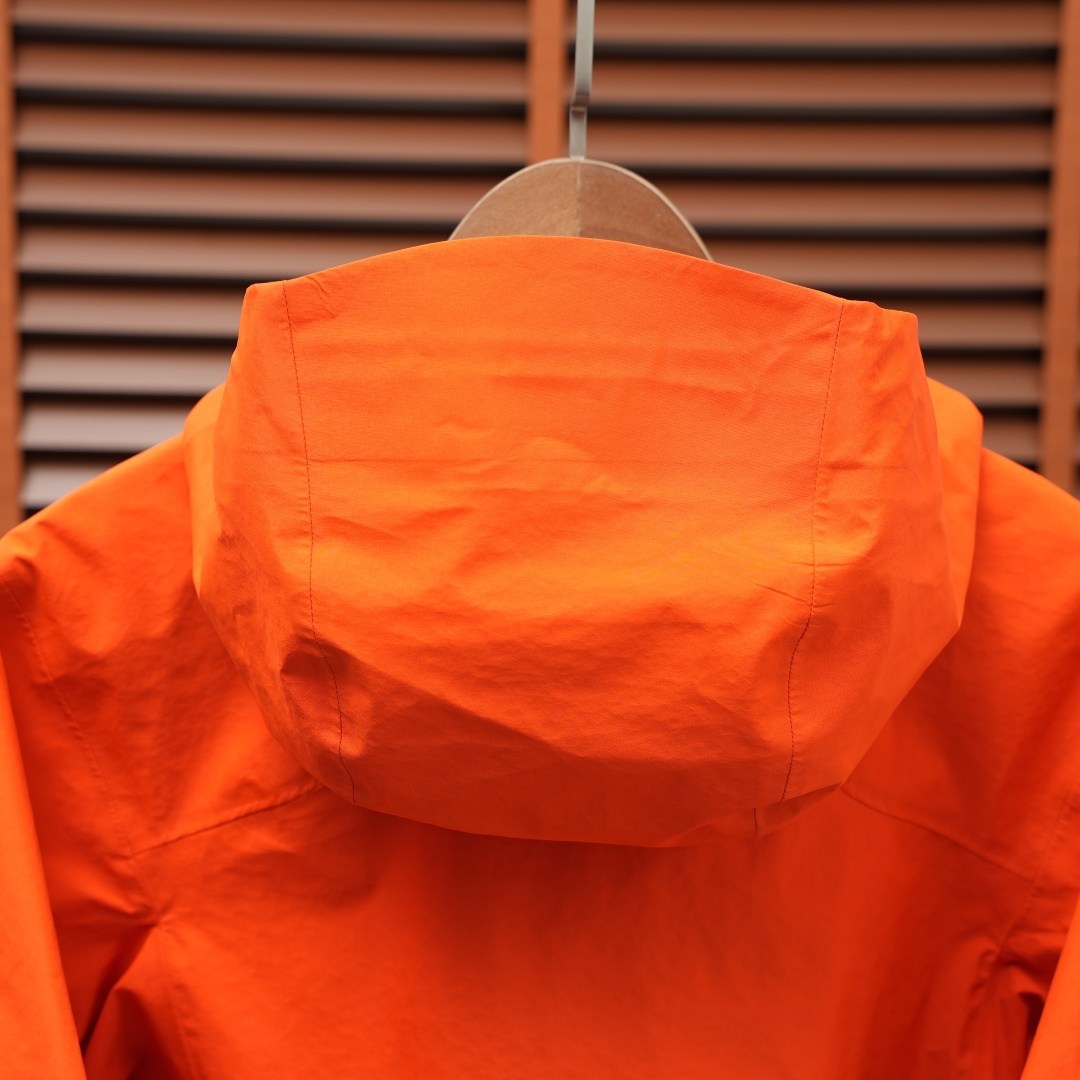Kolon Sport Jacket — Orange