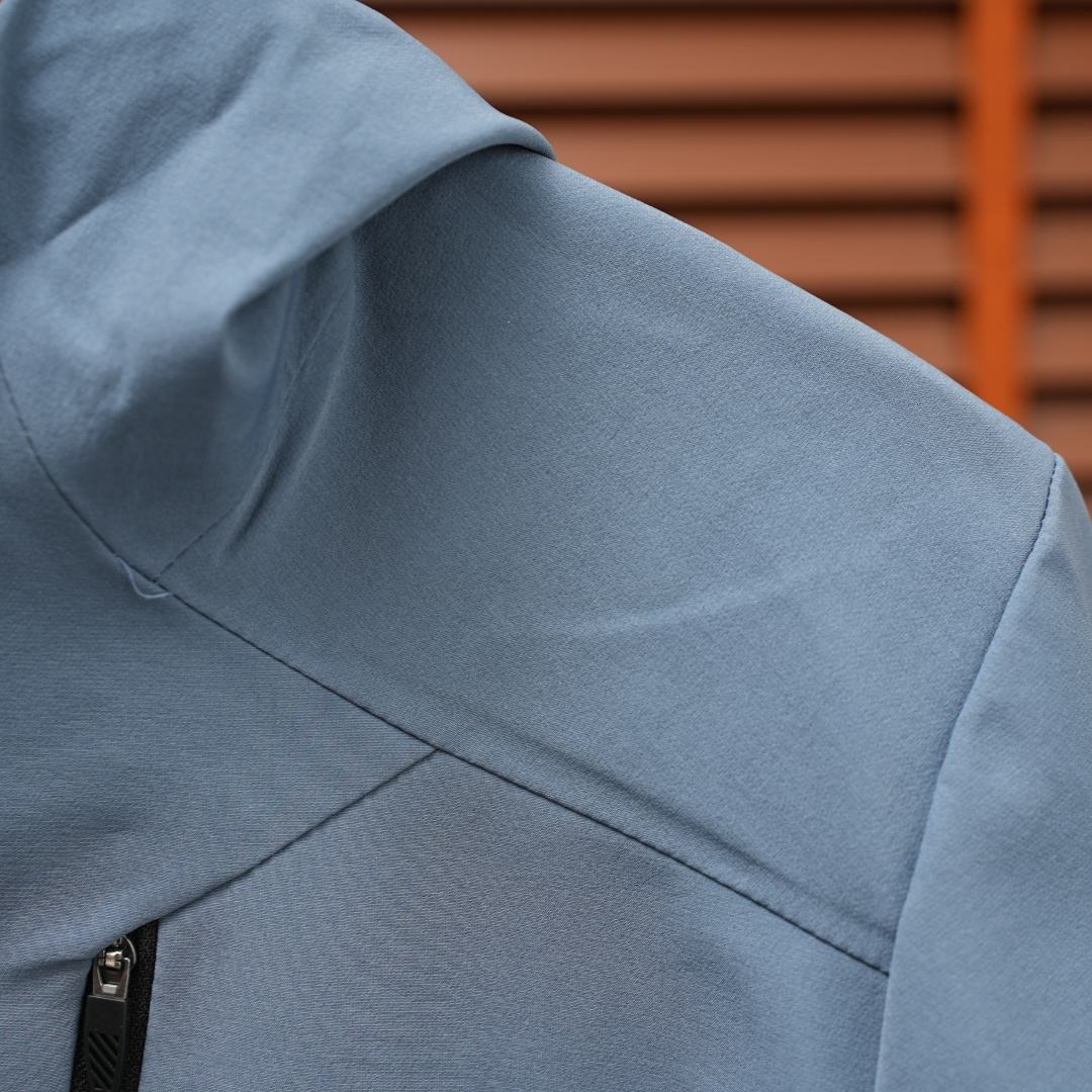 Kolon Sport Jacket — Blue