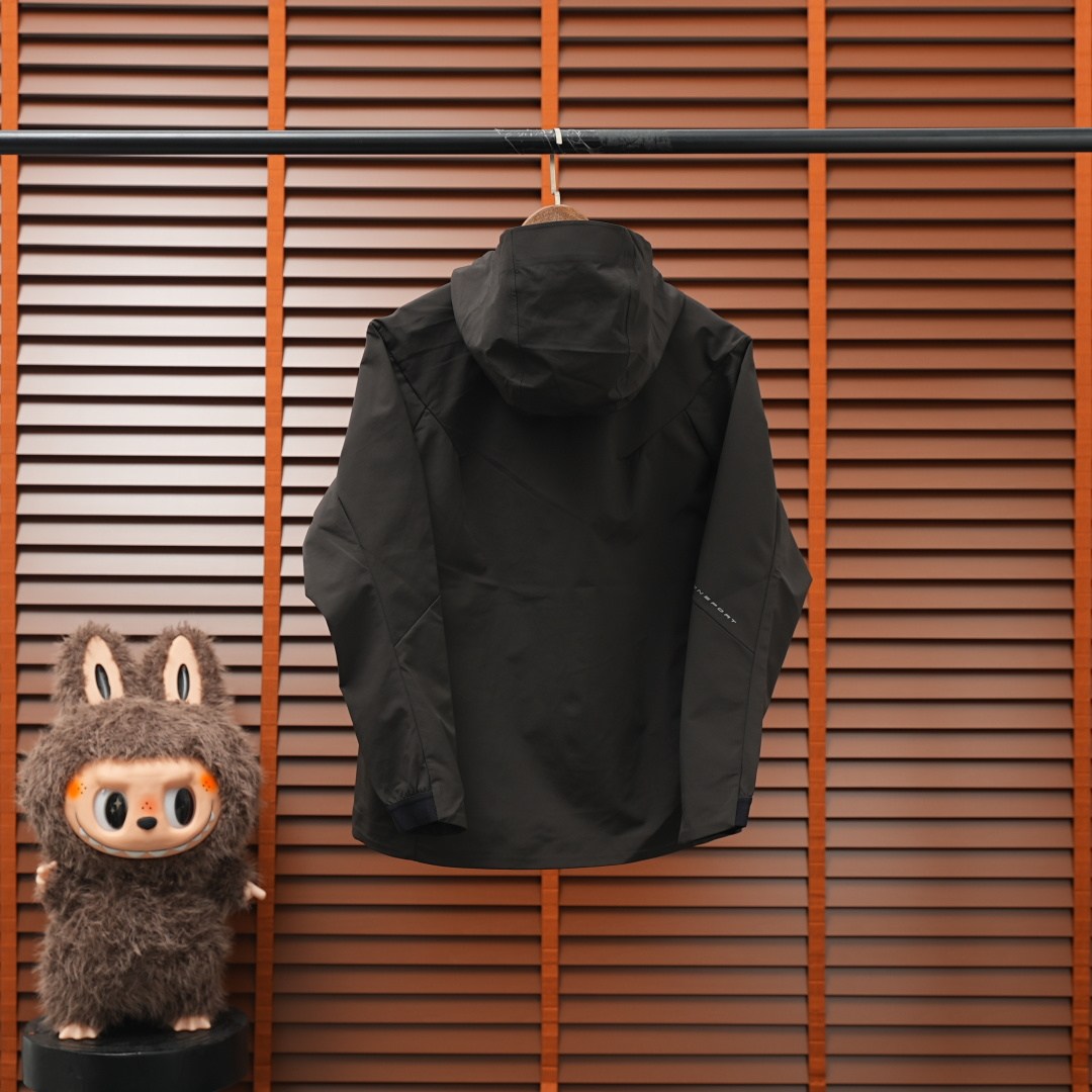 Kolon Sport Jacket — Black