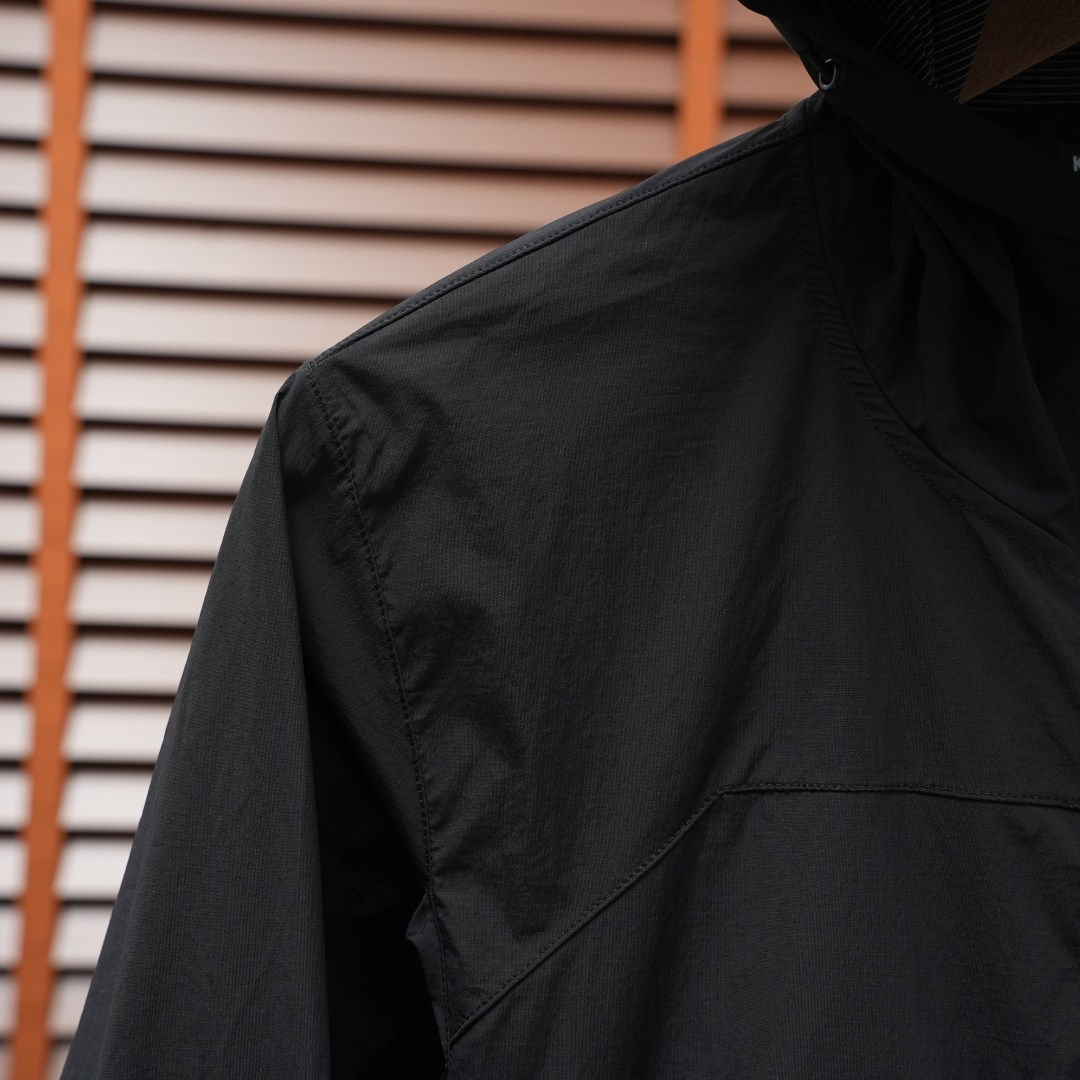 Kolon Sport Jacket — Black