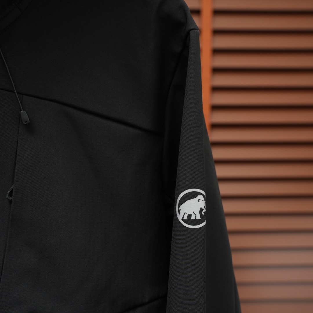 Mammut Jacket — Black
